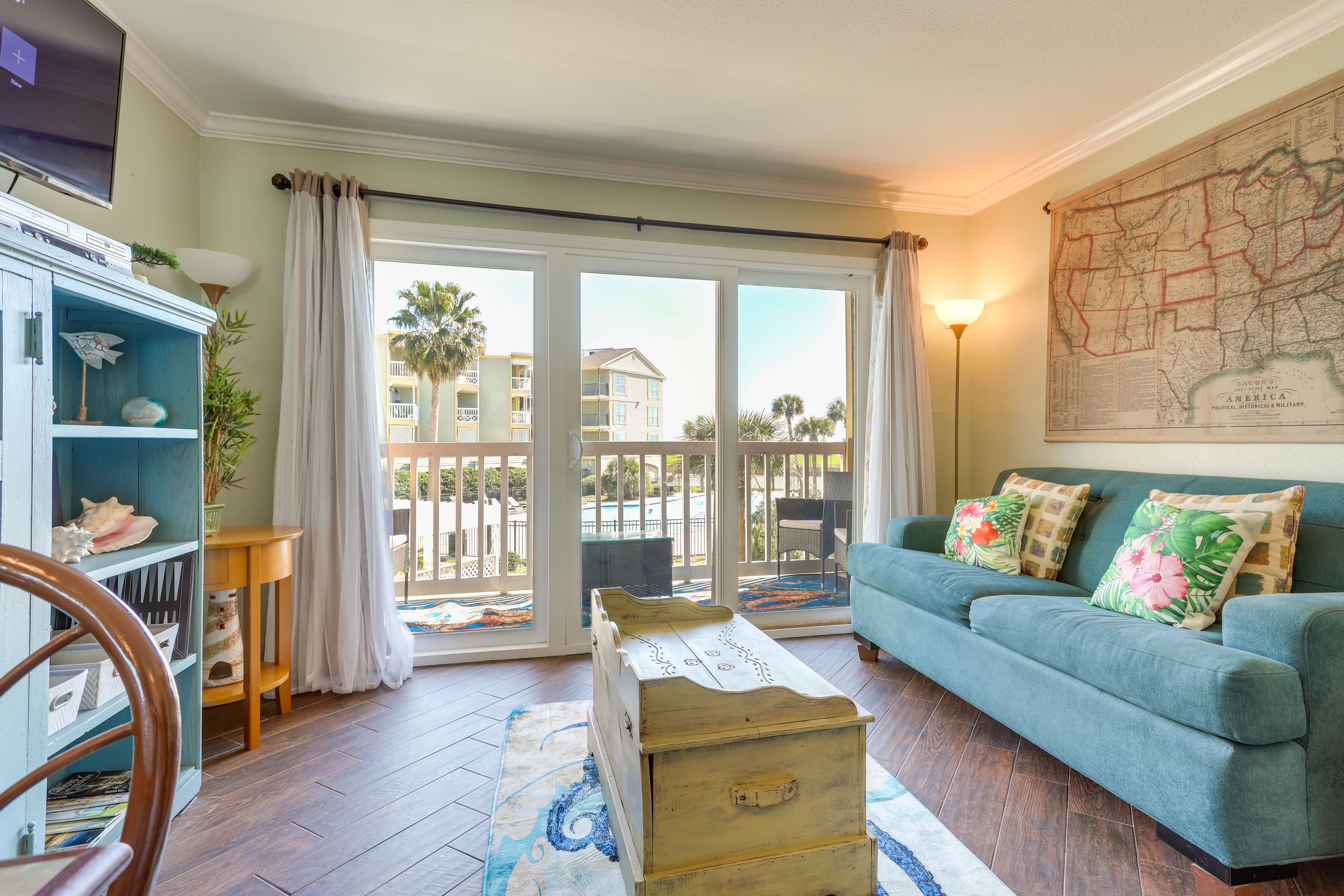 Living Room | Full Sleeper Sofa | Gulf Views