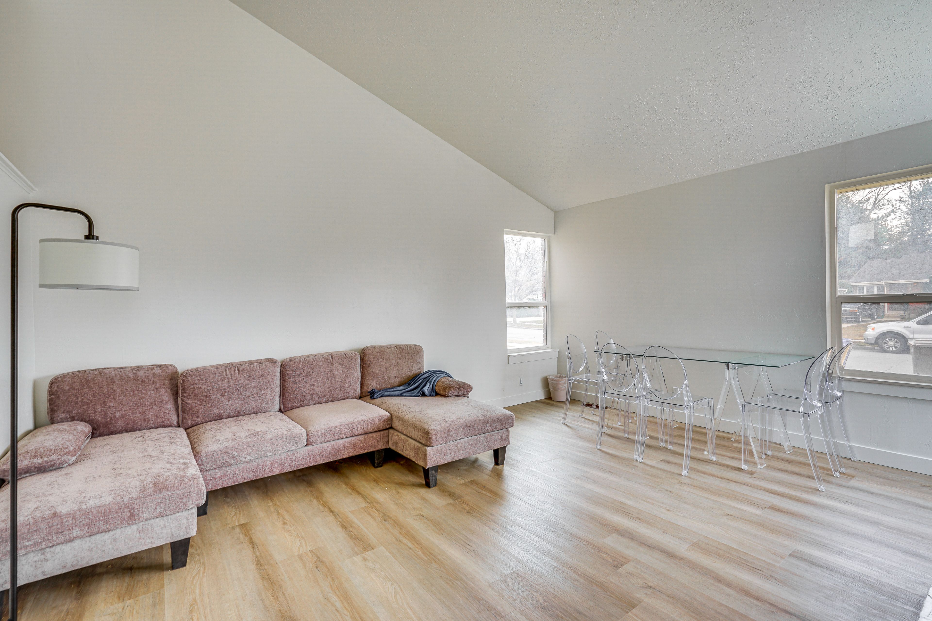 Living Room | 2nd Floor | Free WiFi | Central A/C & Heat