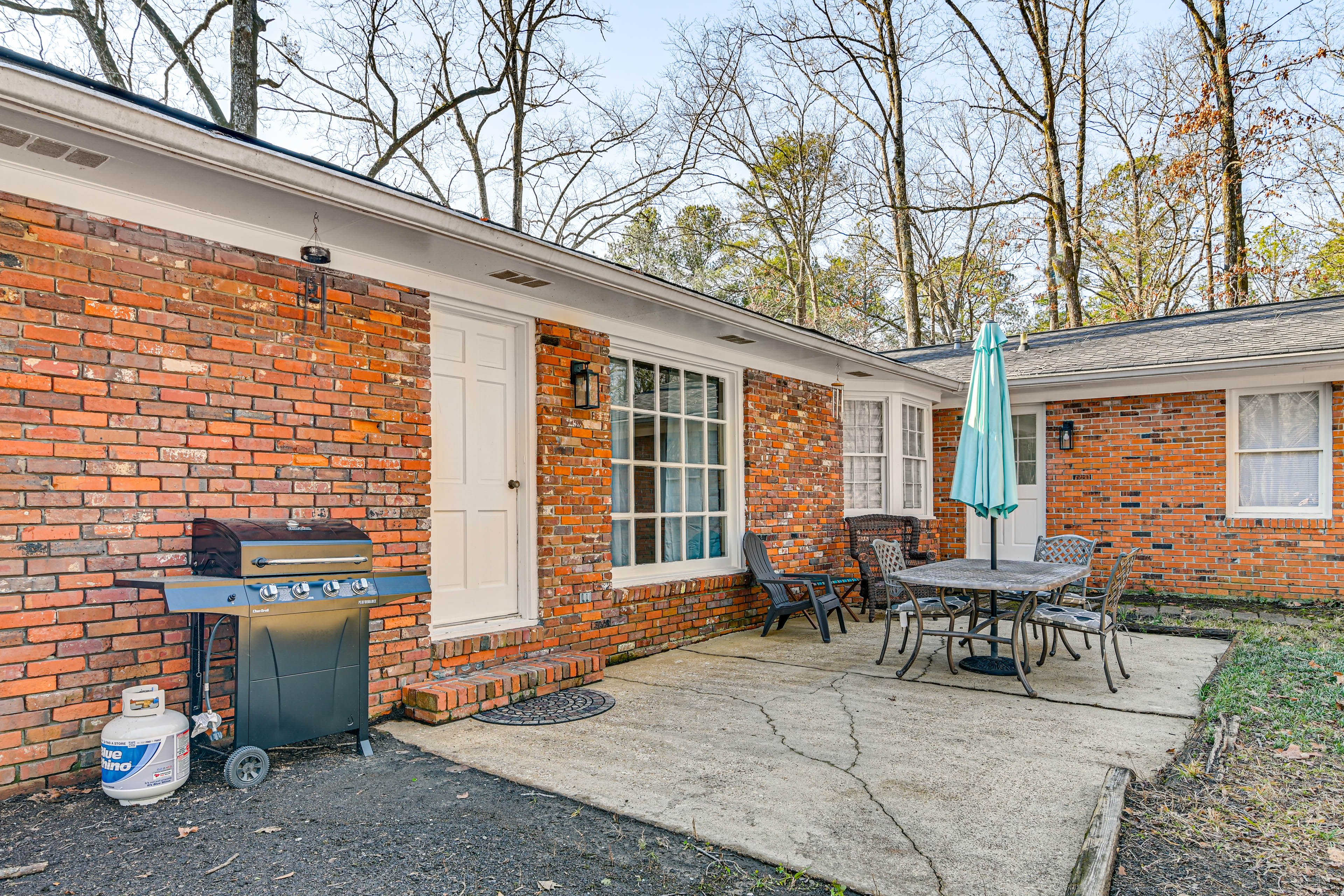 Private Patio | Gas Grill | Outdoor Dining Area