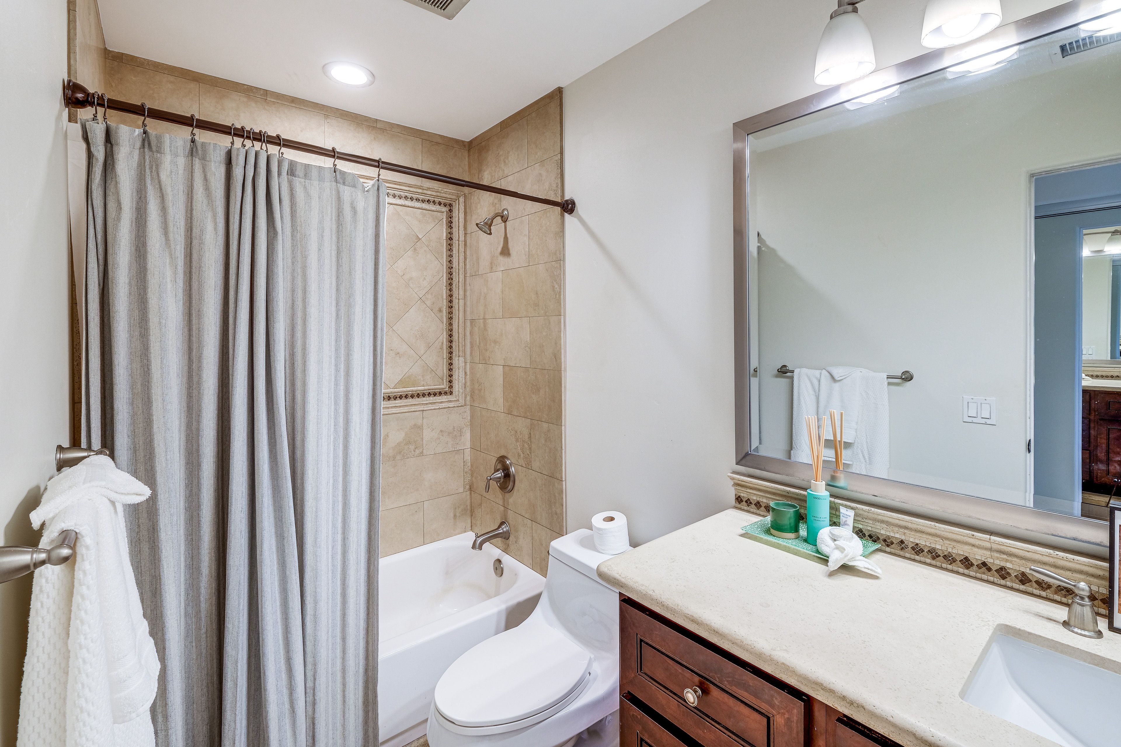 En-Suite Bathroom | Main Level | Complimentary Toiletries