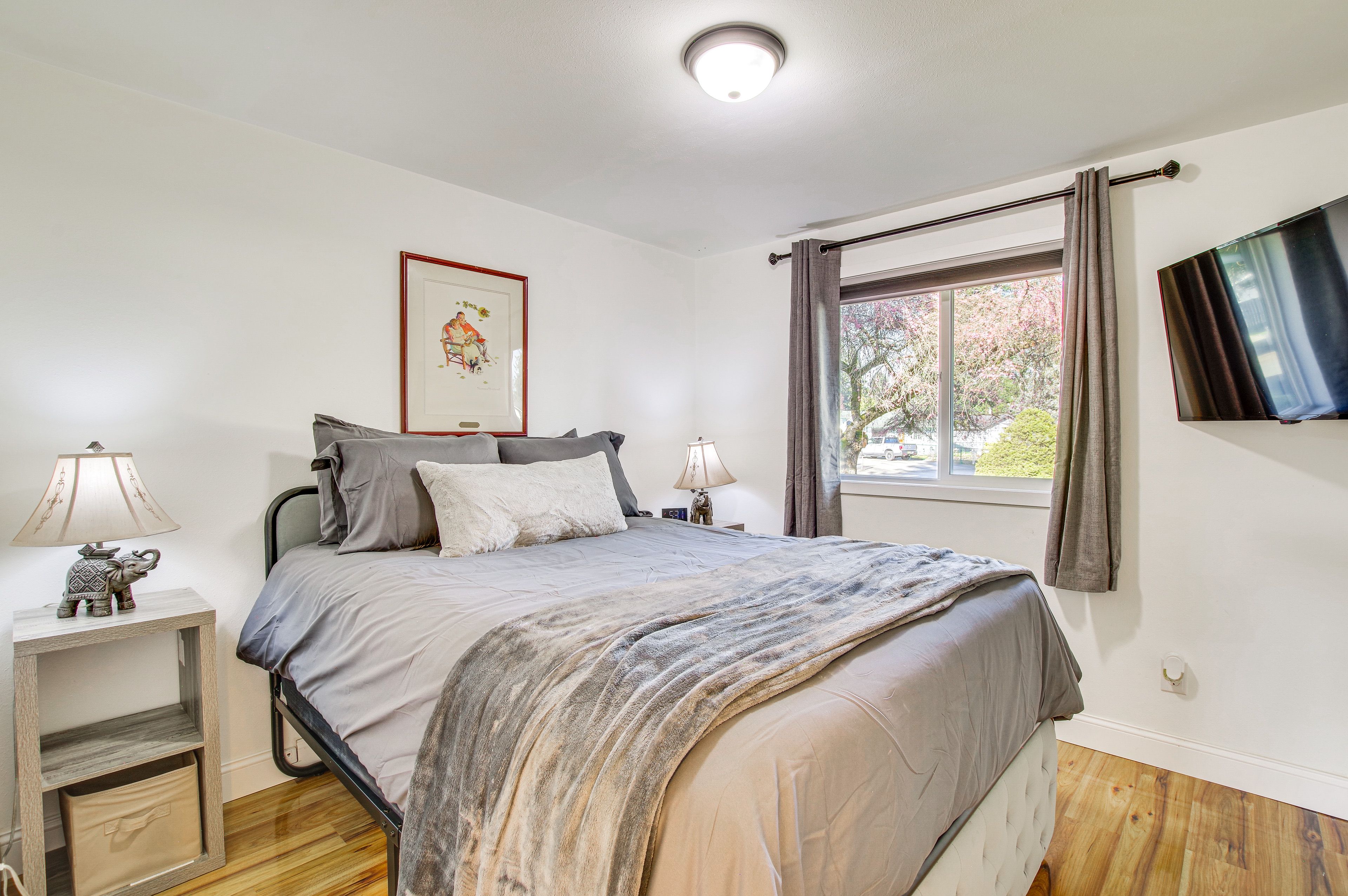 Bedroom 4 | Queen Bed