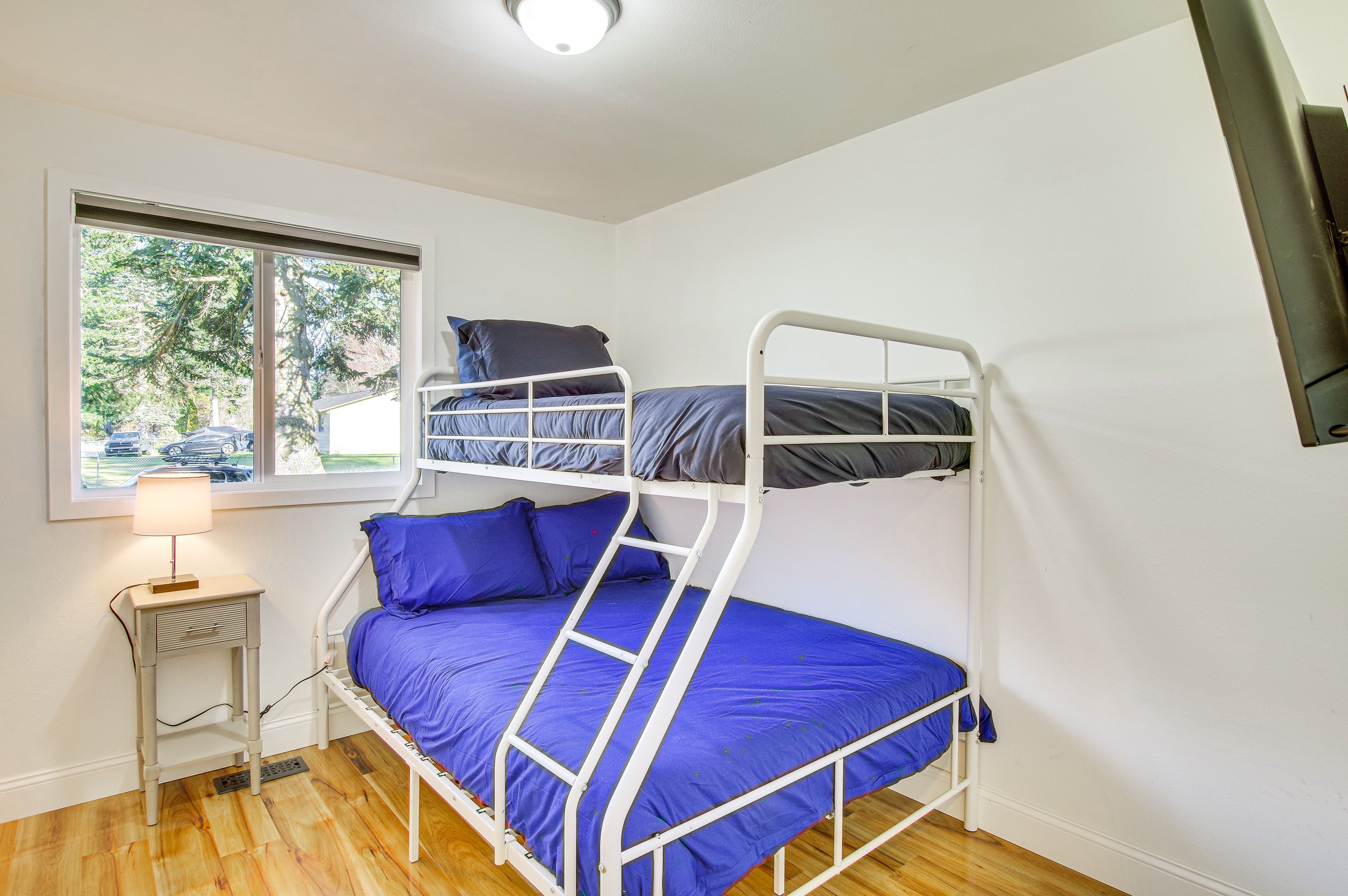 Bedroom 2 | Twin/Full Bunk Bed | Smart TV