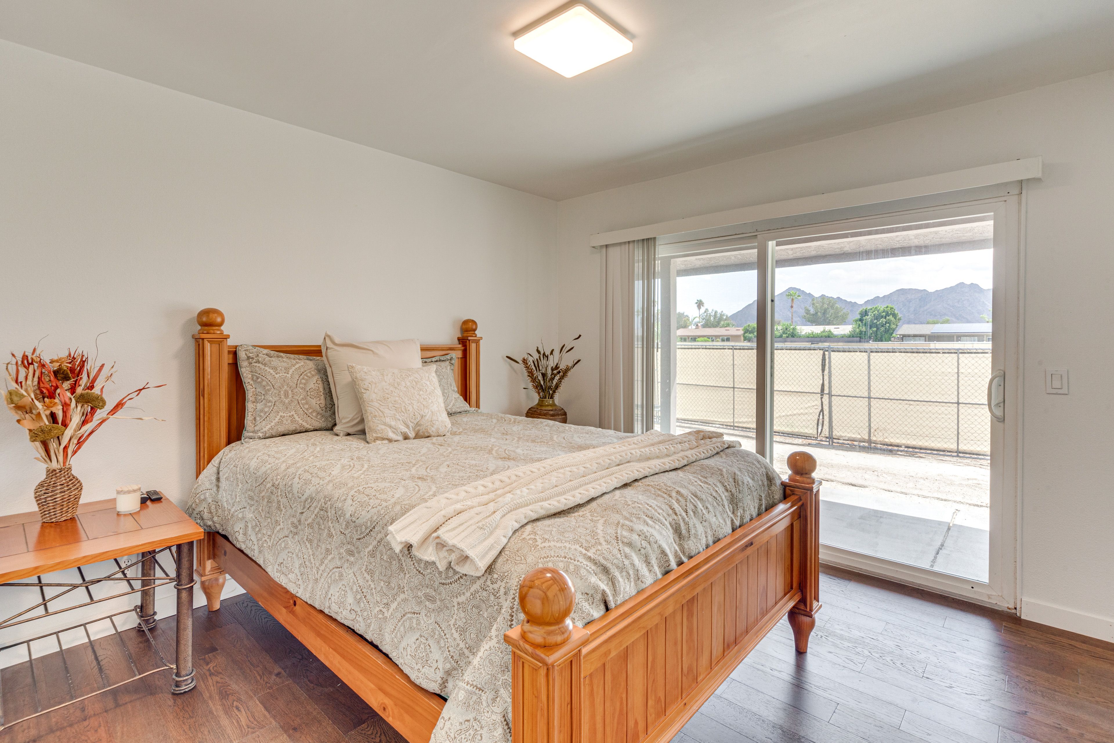 Bedroom 2 | Queen Bed | Smart TV