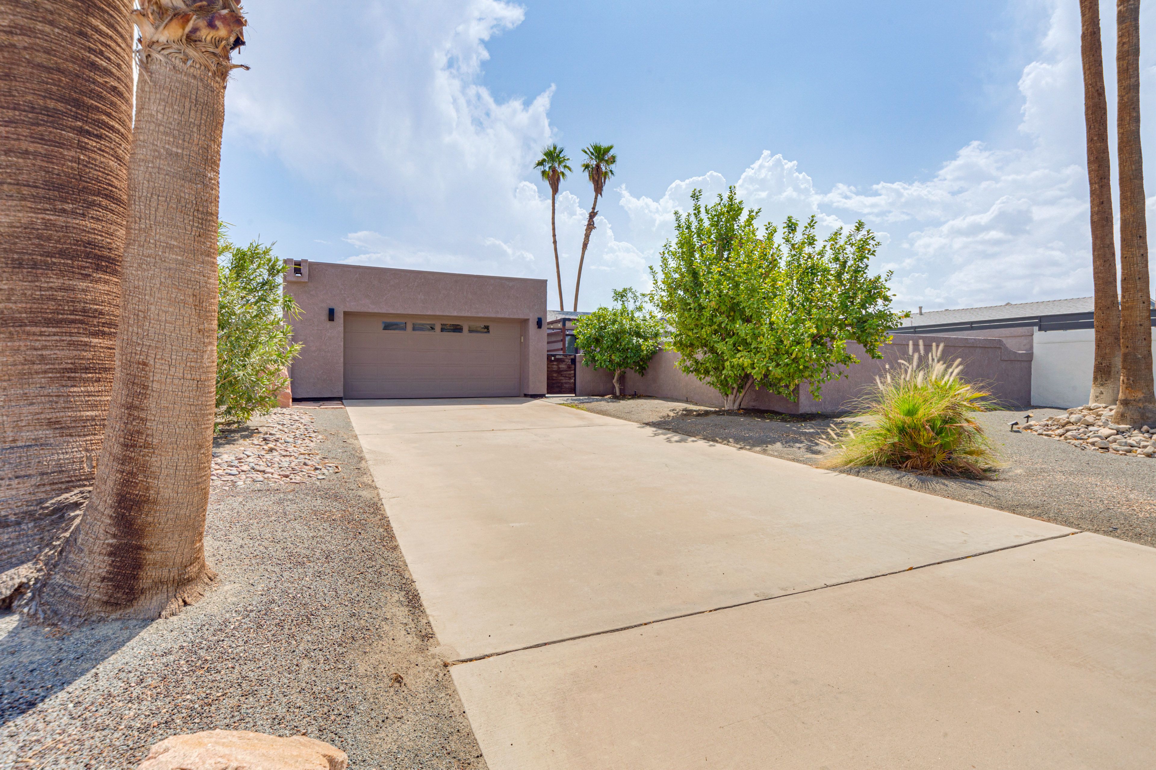 Parking | Driveway (2 Vehicles)