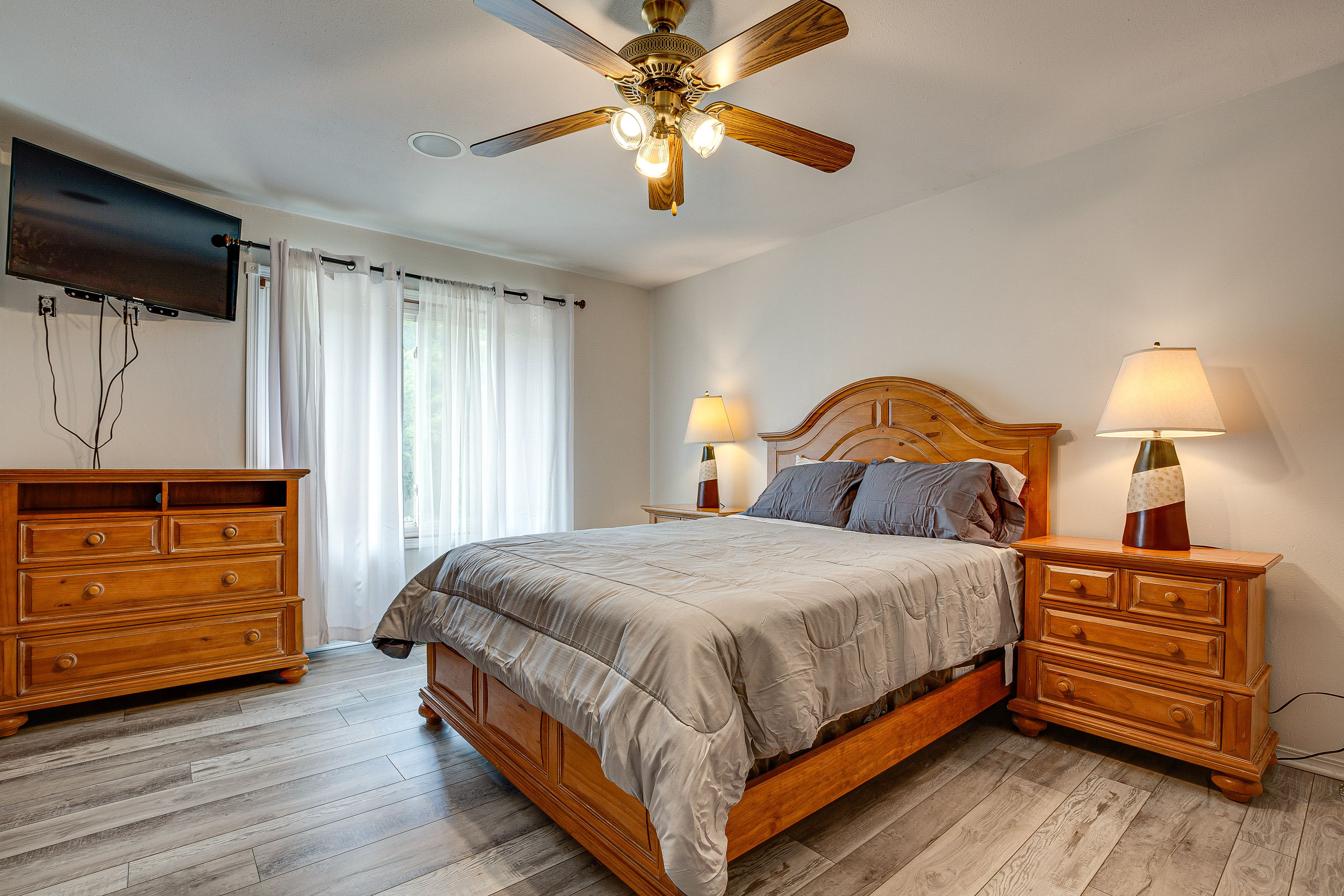 Bedroom 2 | Main Level | Queen Bed | Smart TV