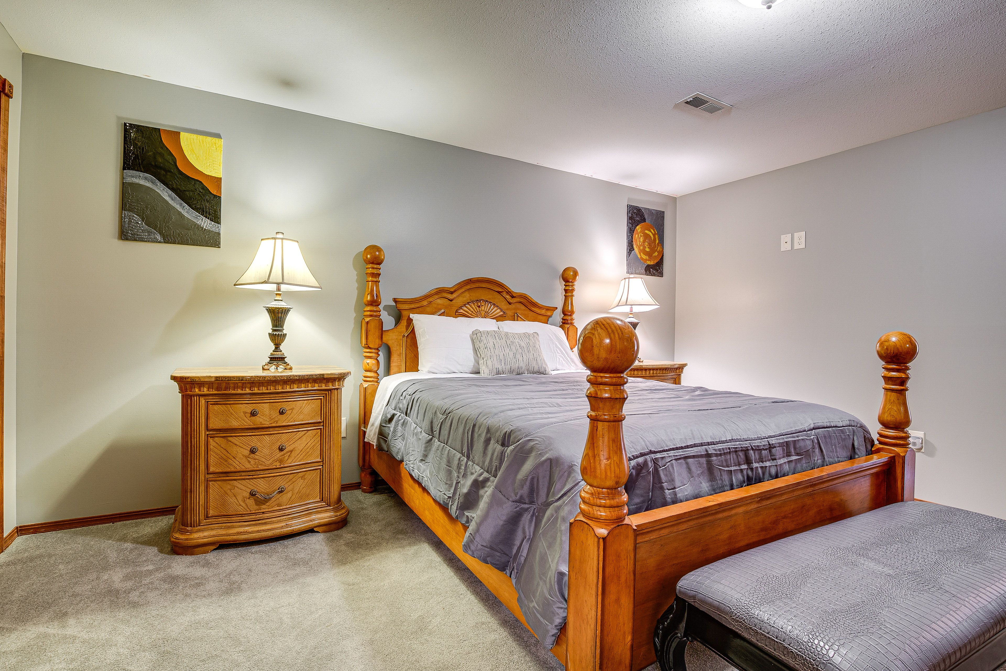 Bedroom 5 | Basement Level | Queen Bed