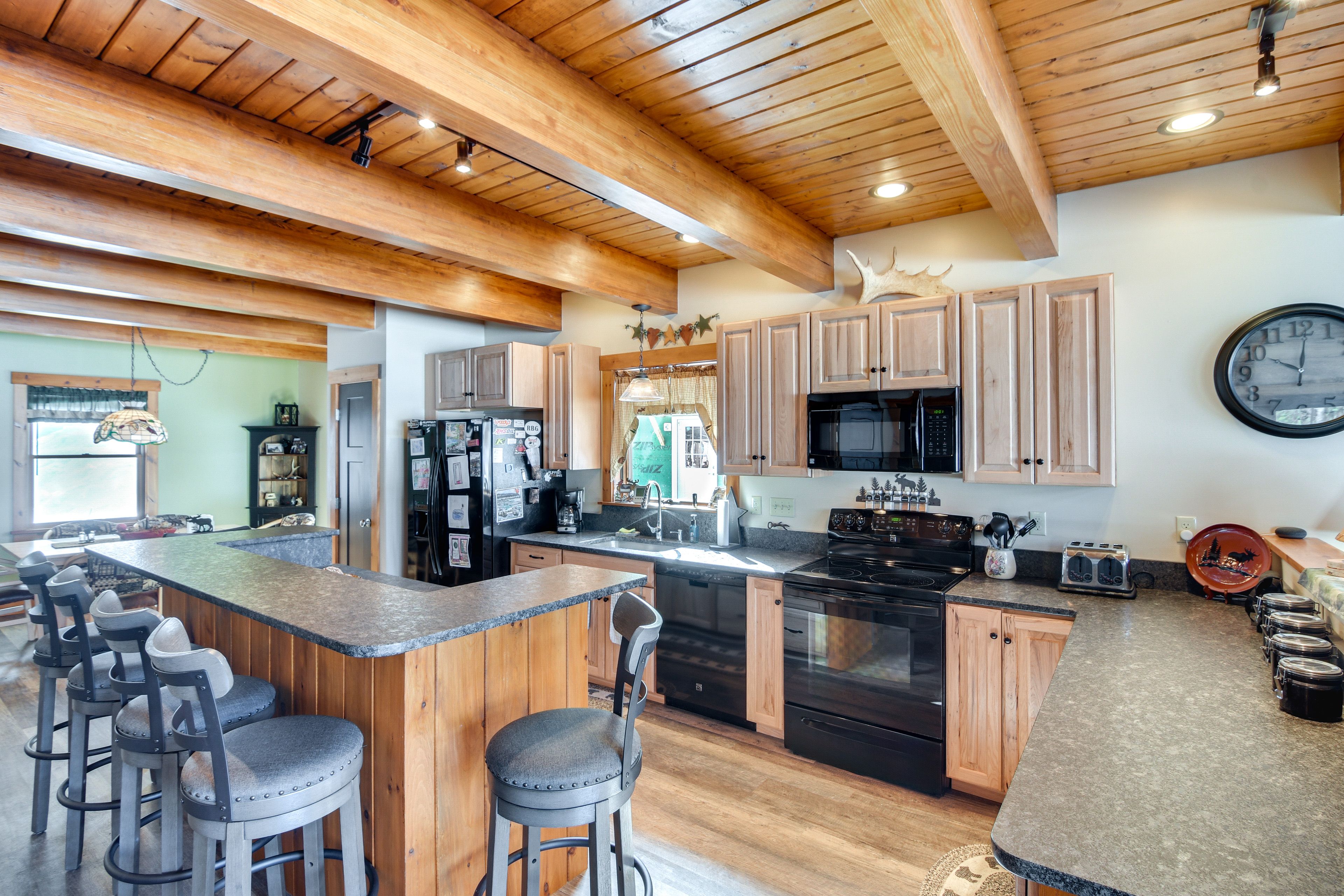 Kitchen | Cooking Basics Supplied | Main Floor