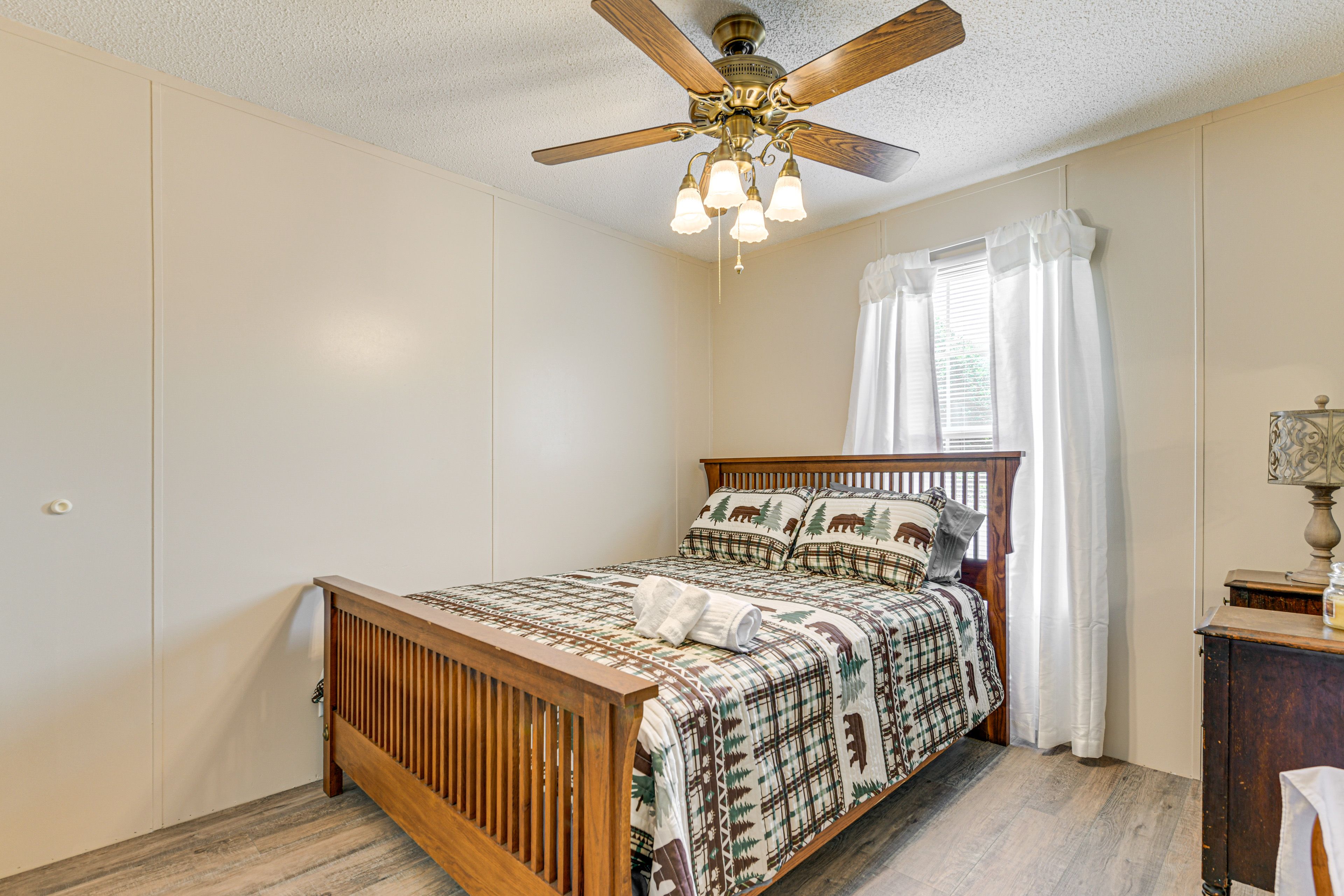 Bedroom 2 | King Bed