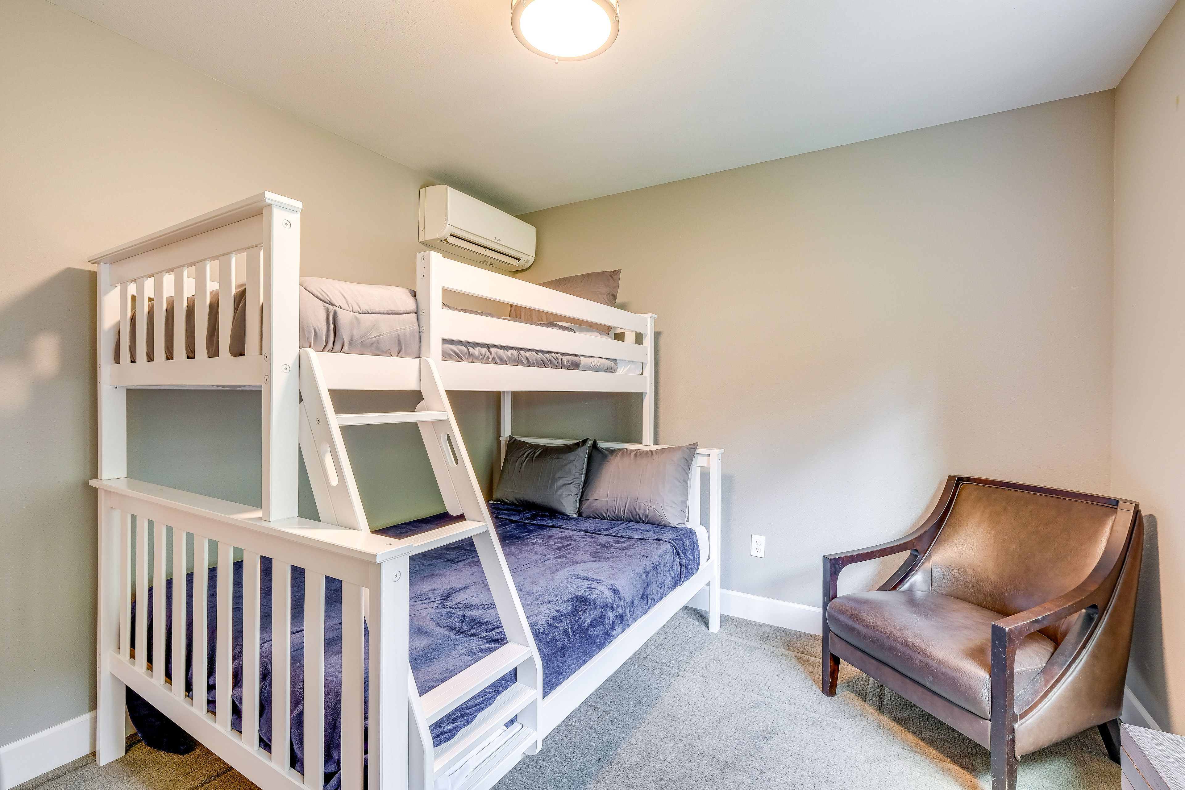 Bedroom 2 | 1st Floor | Twin/Full Bunk Bed | Smart TV