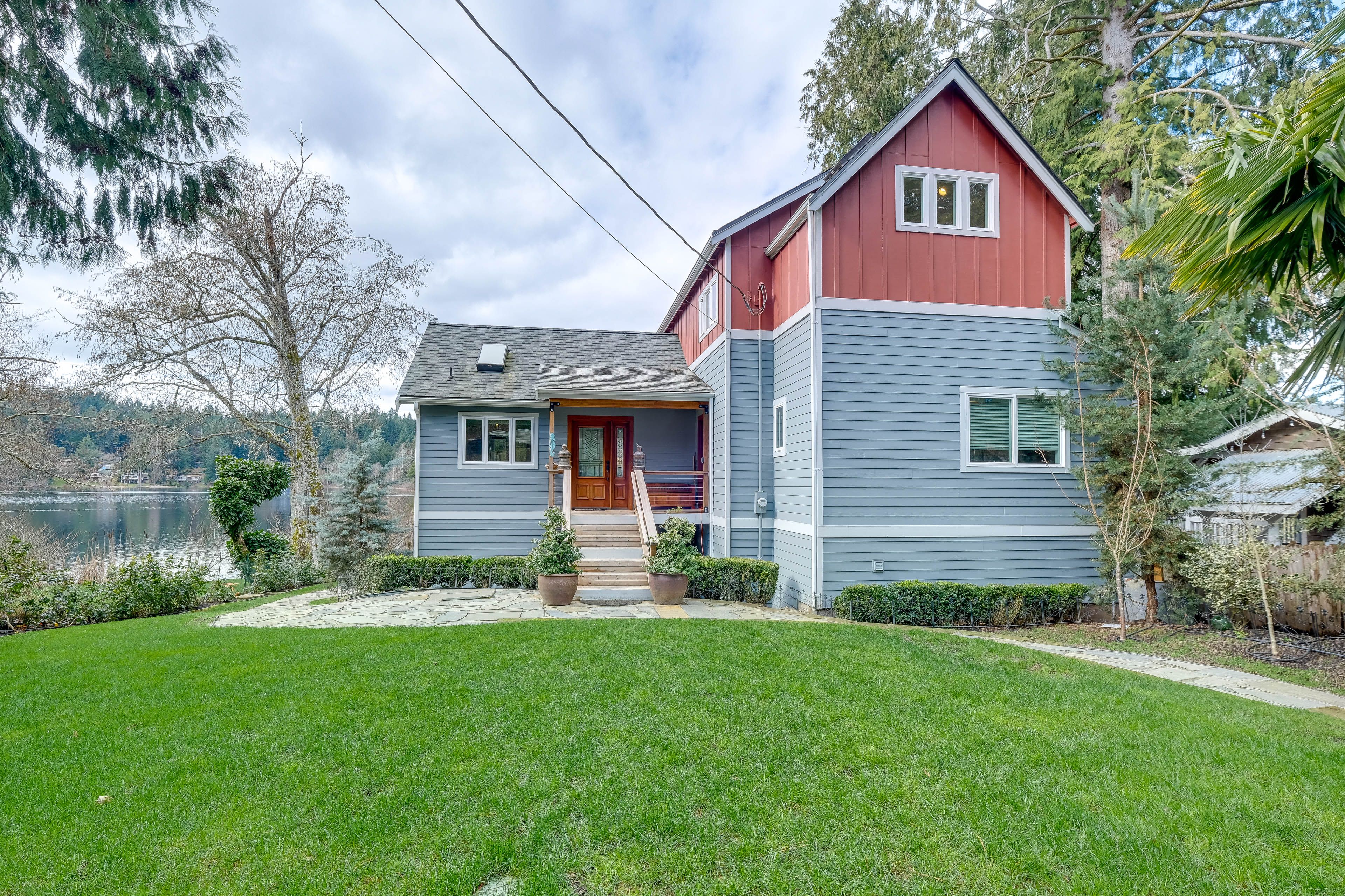 Poulsbo Vacation Rental | 3BR | 3BA | 1,890 Sq Ft | 7 Steps Required to Enter