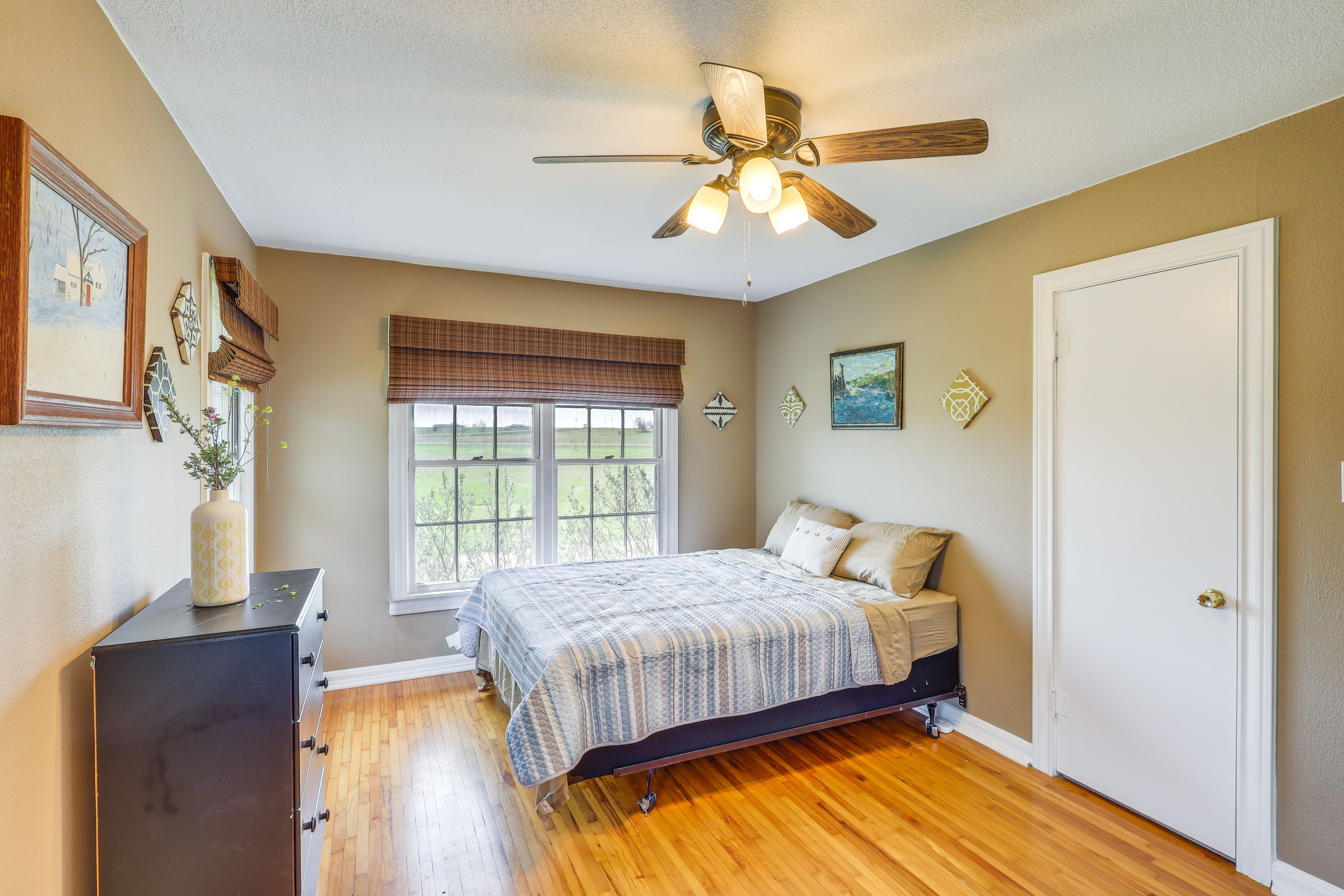 Bedroom 2 | Queen Bed