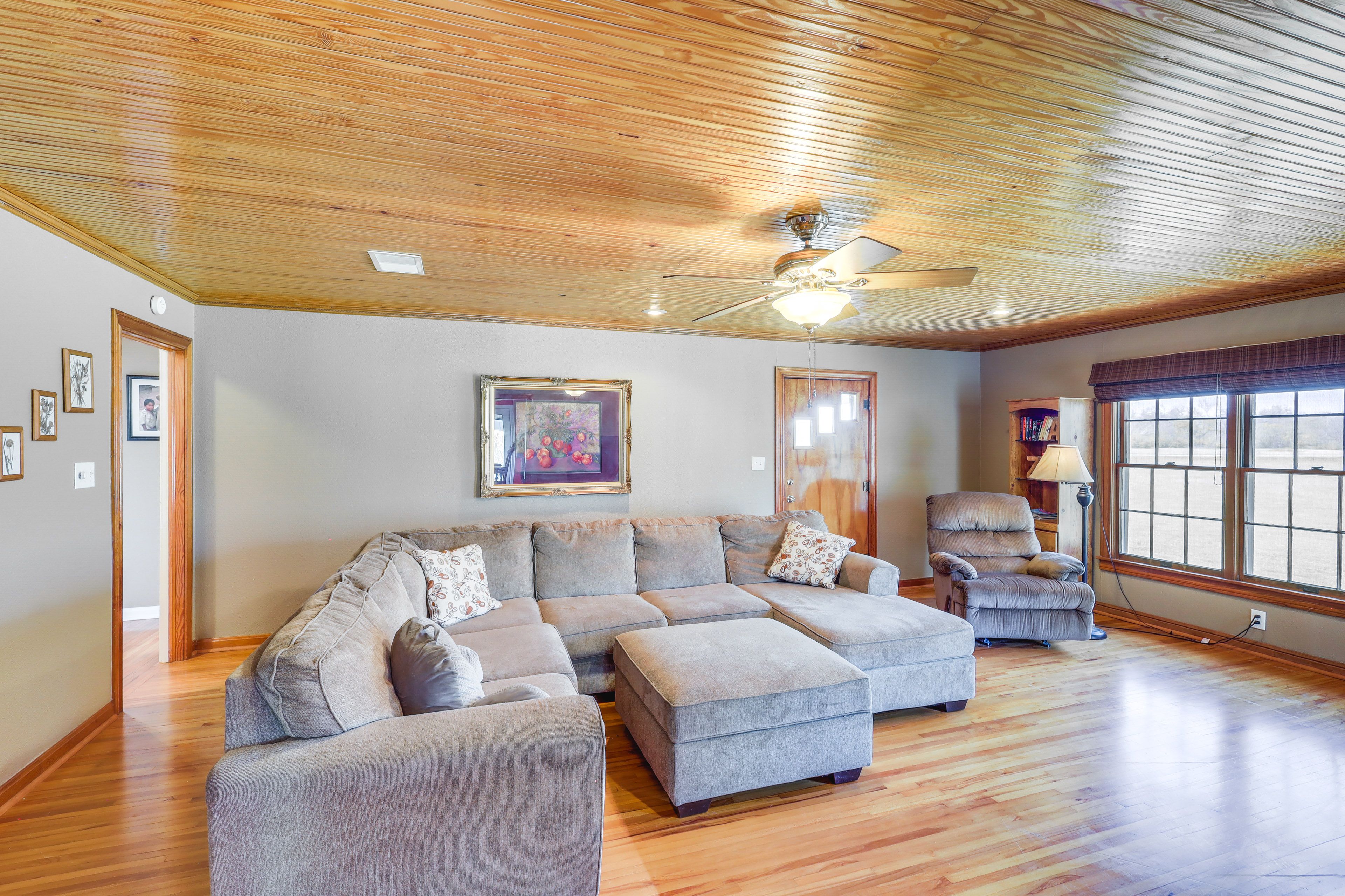Living Room | Central Heating & A/C | Free WiFi | Single-Story Home