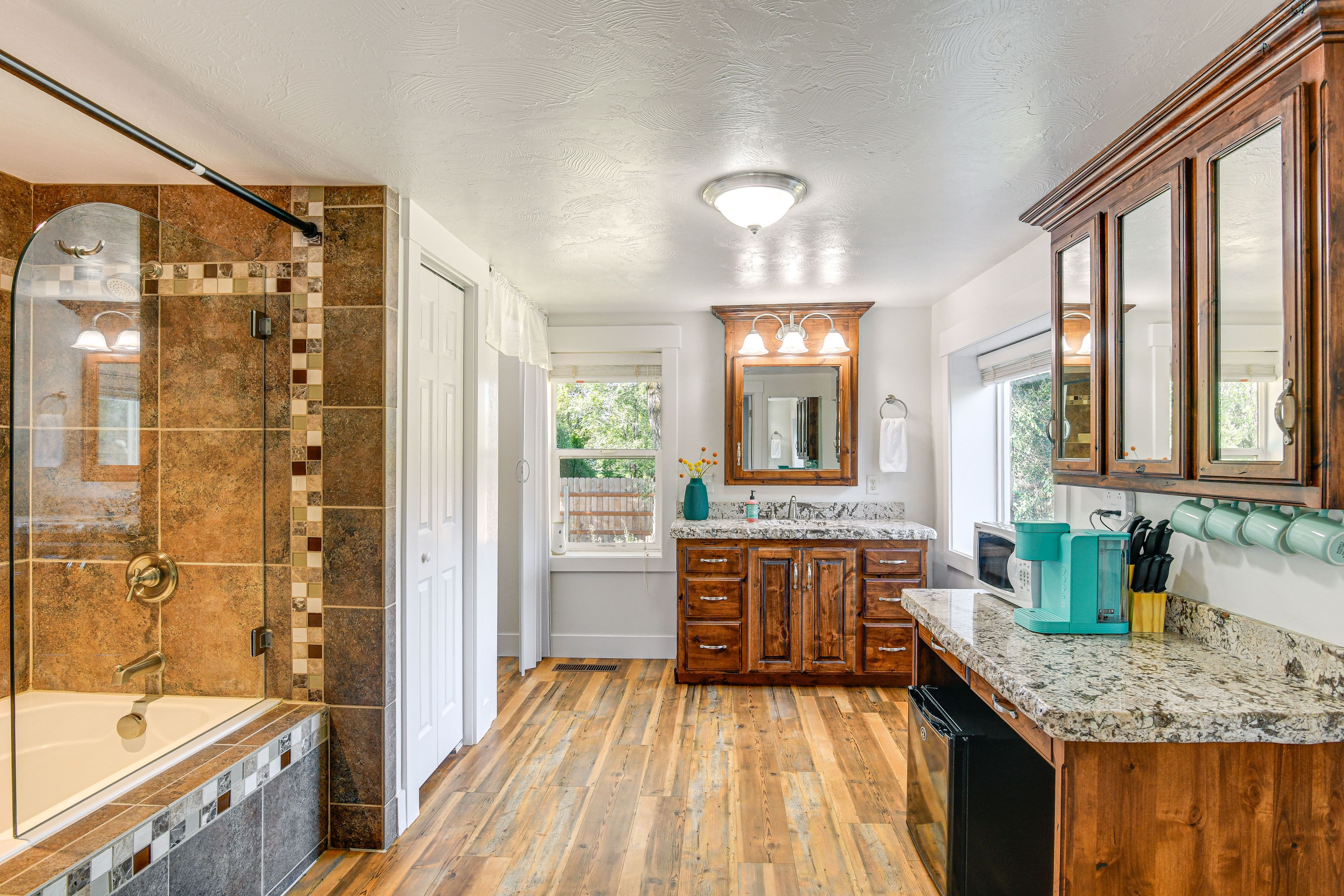 Kitchenette (Connected to Bathroom) | Keurig Coffee Maker | Hot Plate