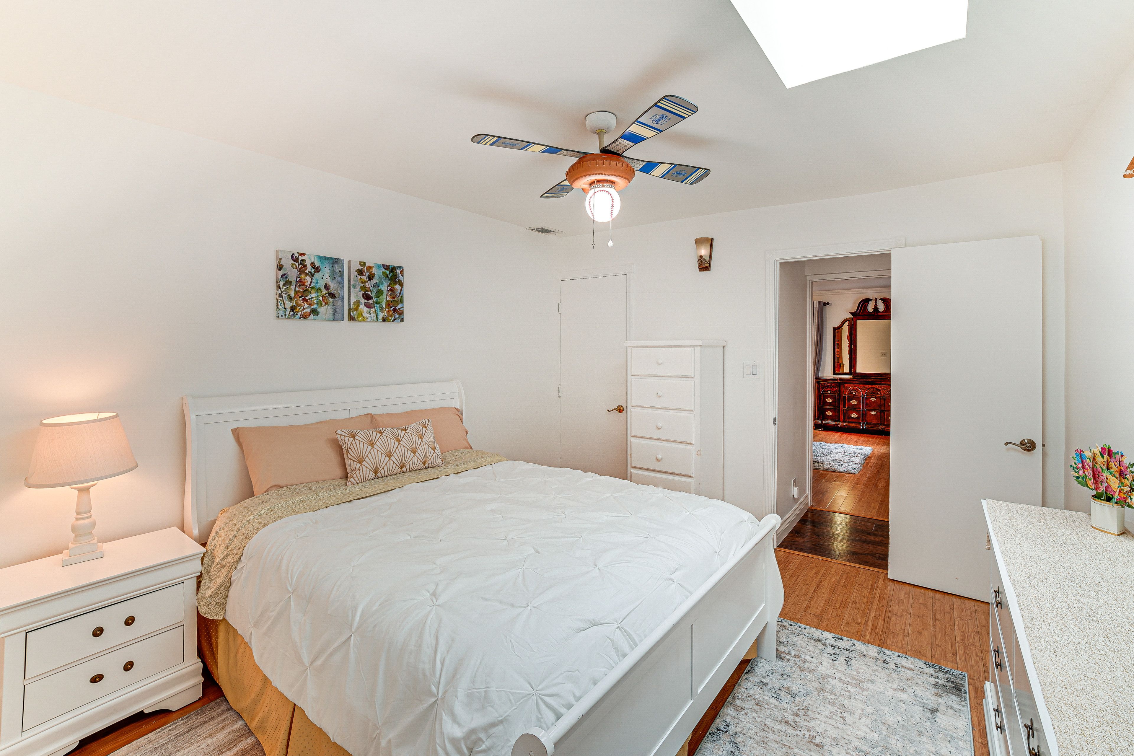 Bedroom 2 | Queen Bed