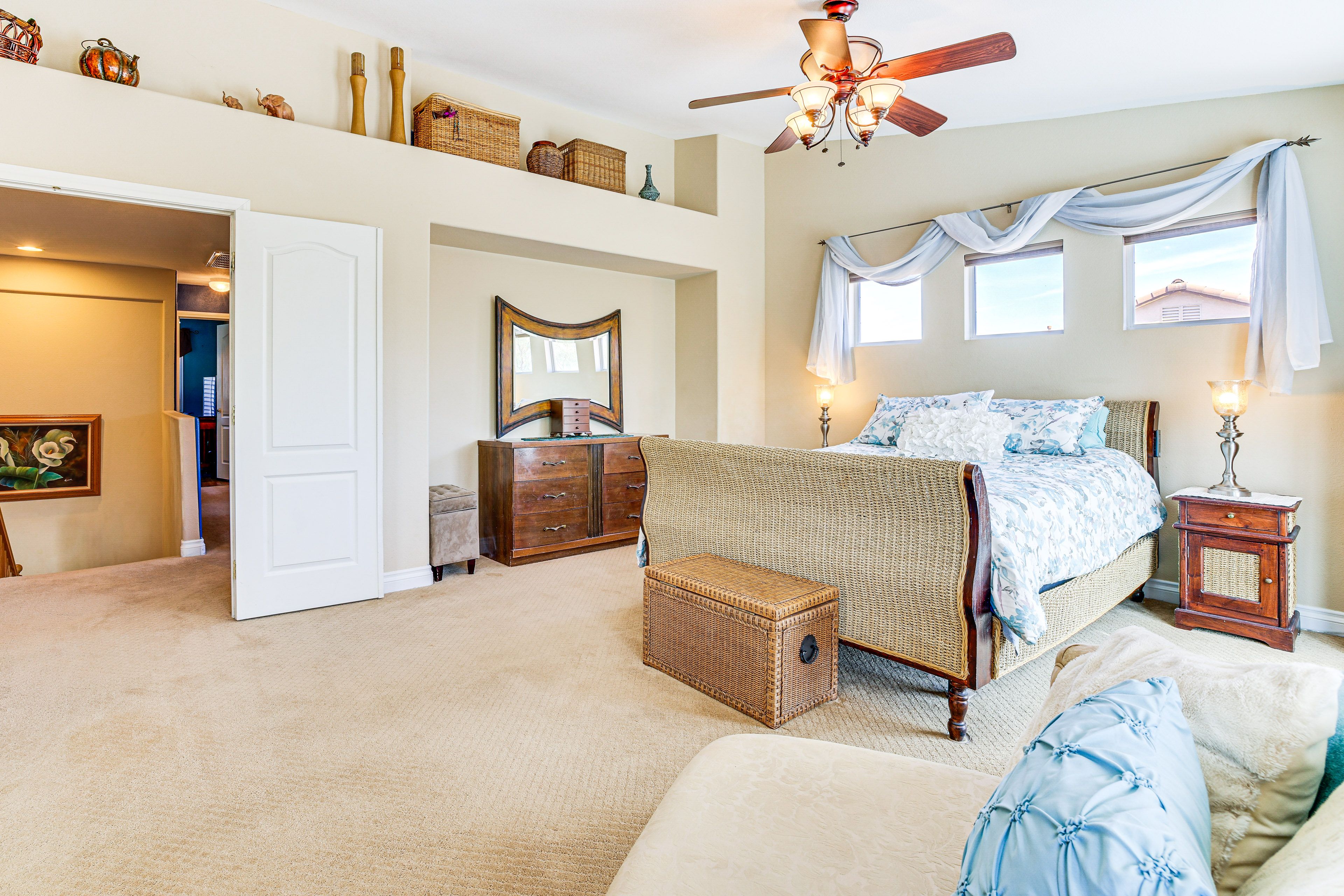 Bedroom 1 | 2nd Floor | Queen Bed | Linens Provided | Smart TV w/ Cable