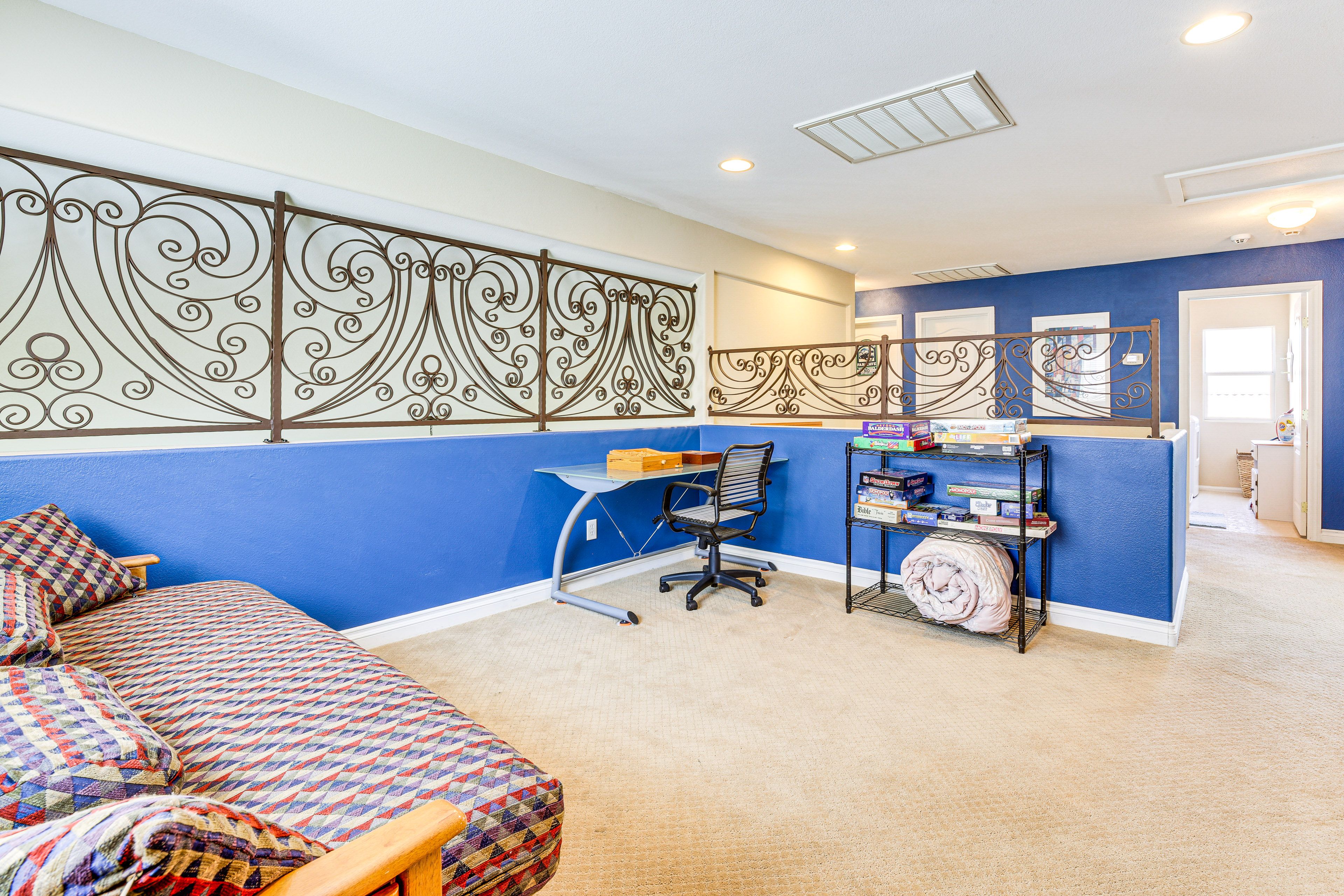 Loft | 2nd Floor | Desk Workspaces | Wii Console | Smart TV | Full Futon
