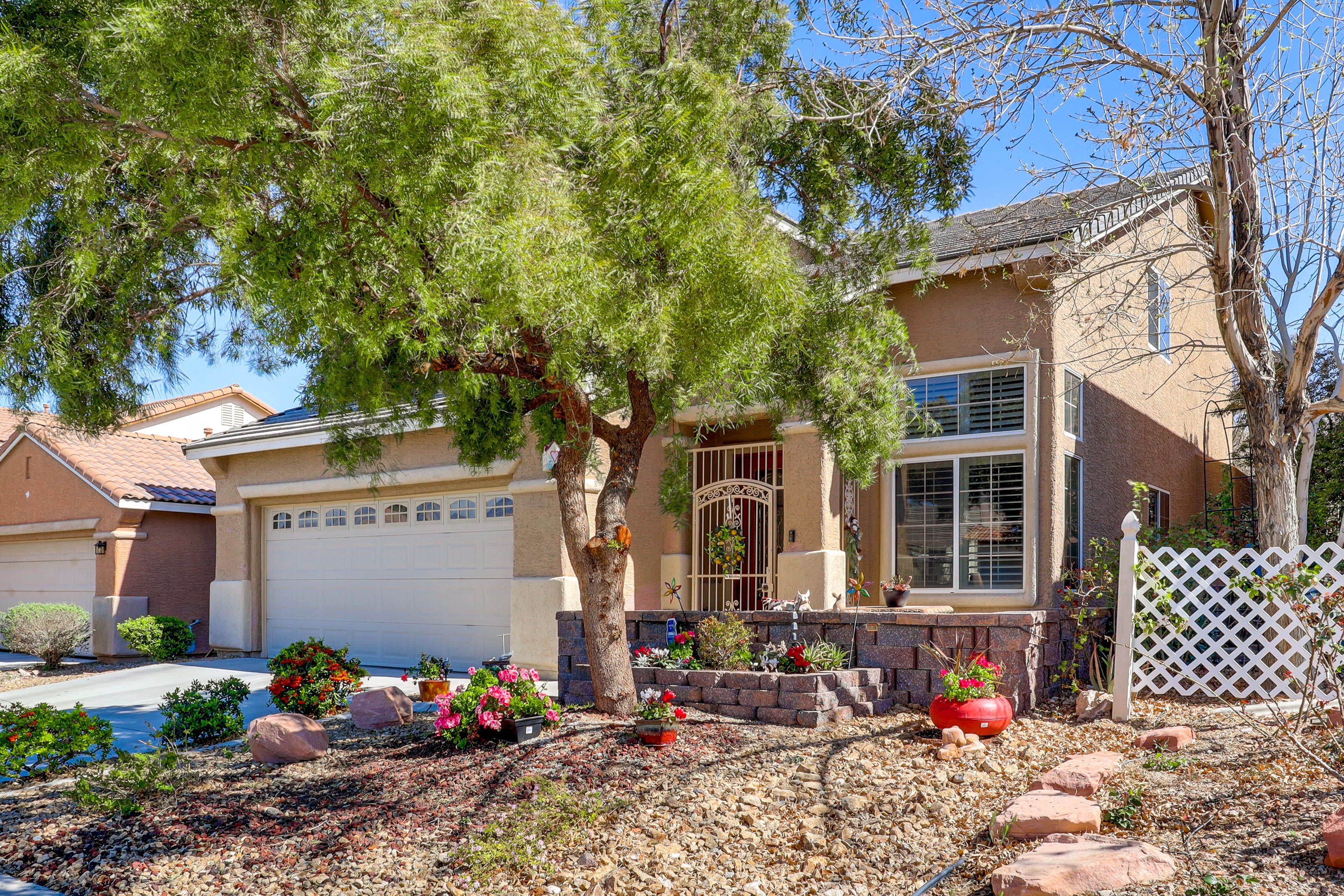 Exterior | Driveway Parking (2 Vehicles) | Street Parking