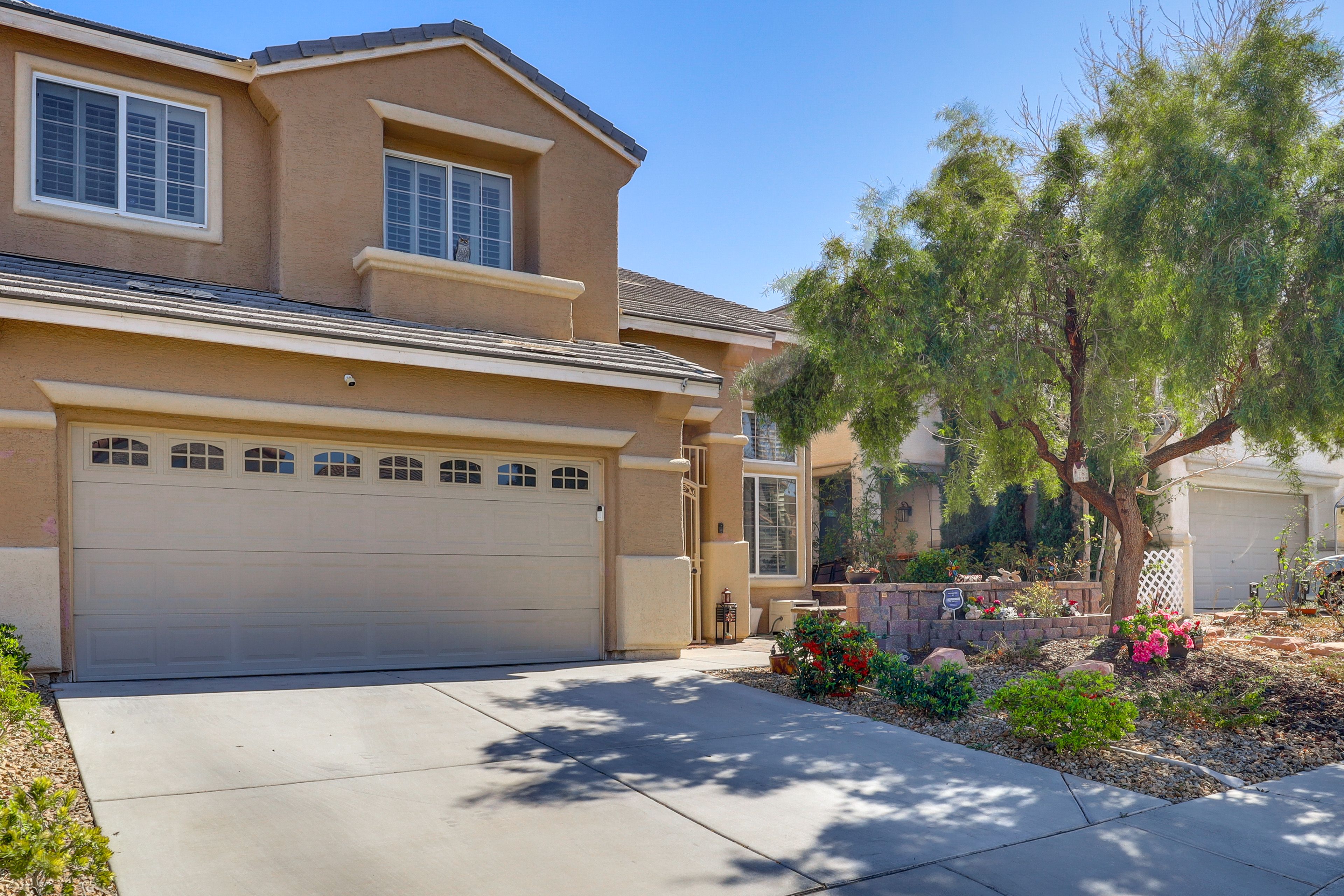 Las Vegas Vacation Rental | 3BR | 3BA | 1 Doorstep Required | 2,600 Sq Ft