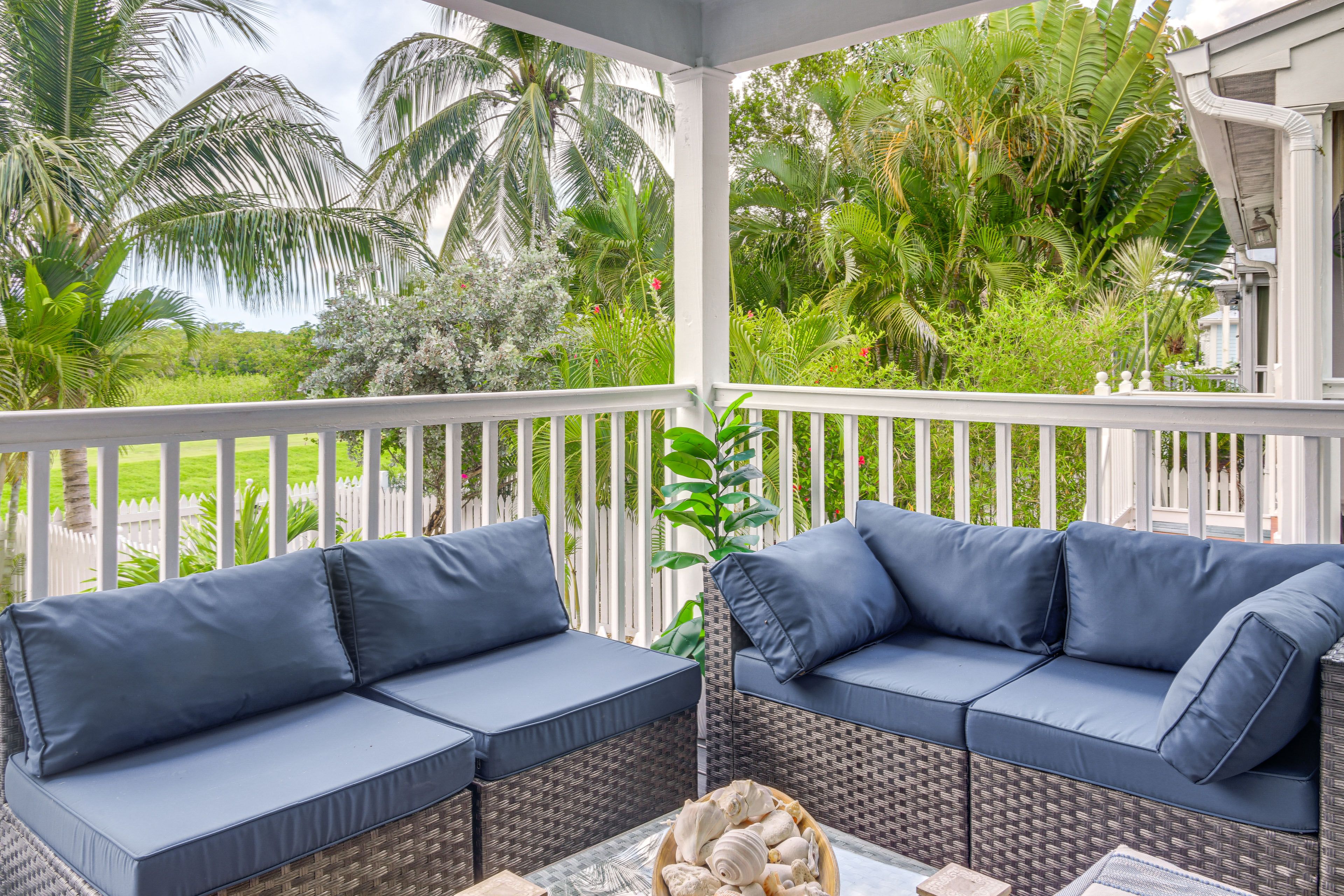 Key West Vacation Rental | 2BR | 1.5BA | 782 Sq Ft | Steps Required to Enter