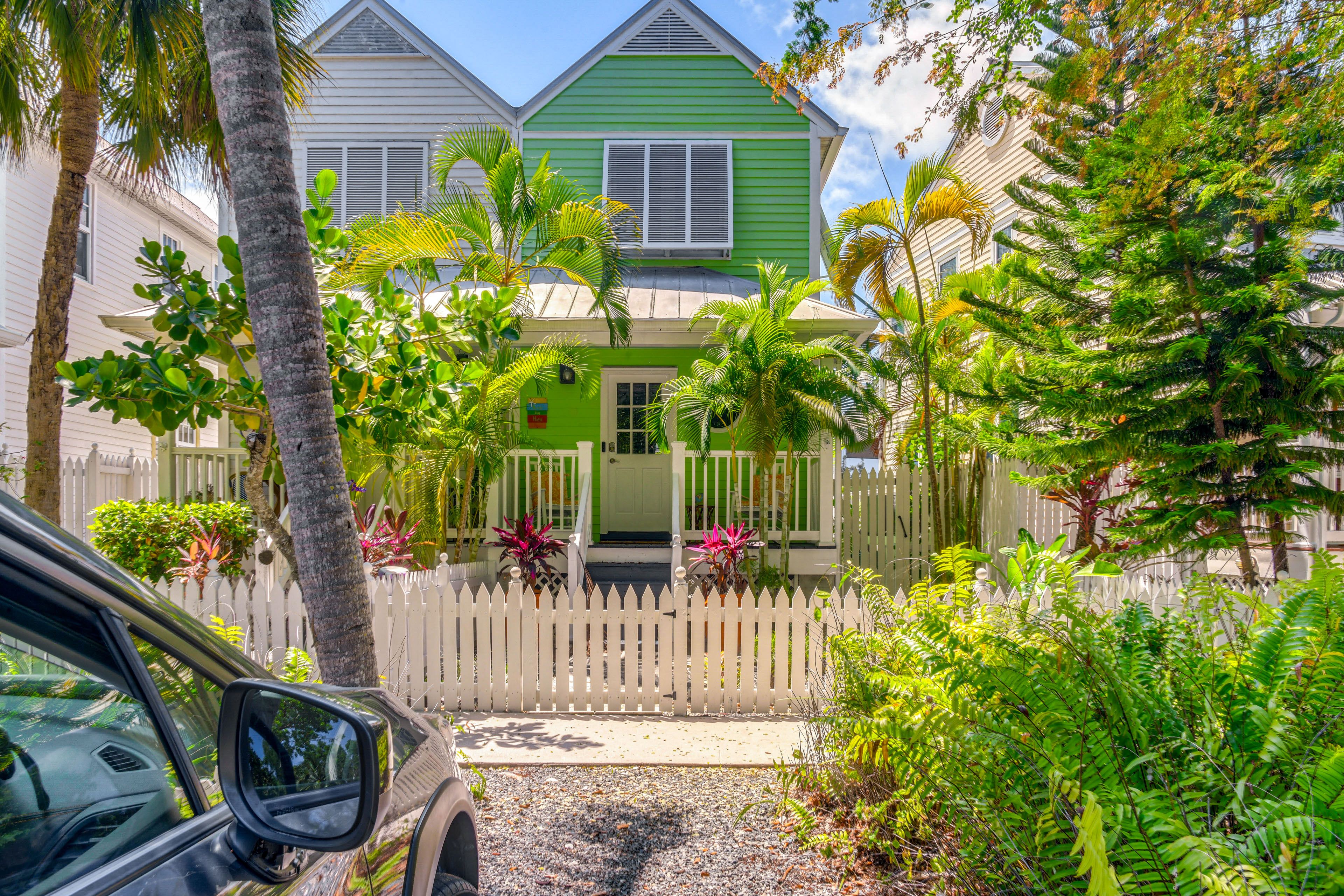 Home Exterior | Parking | Driveway (1 Vehicle)