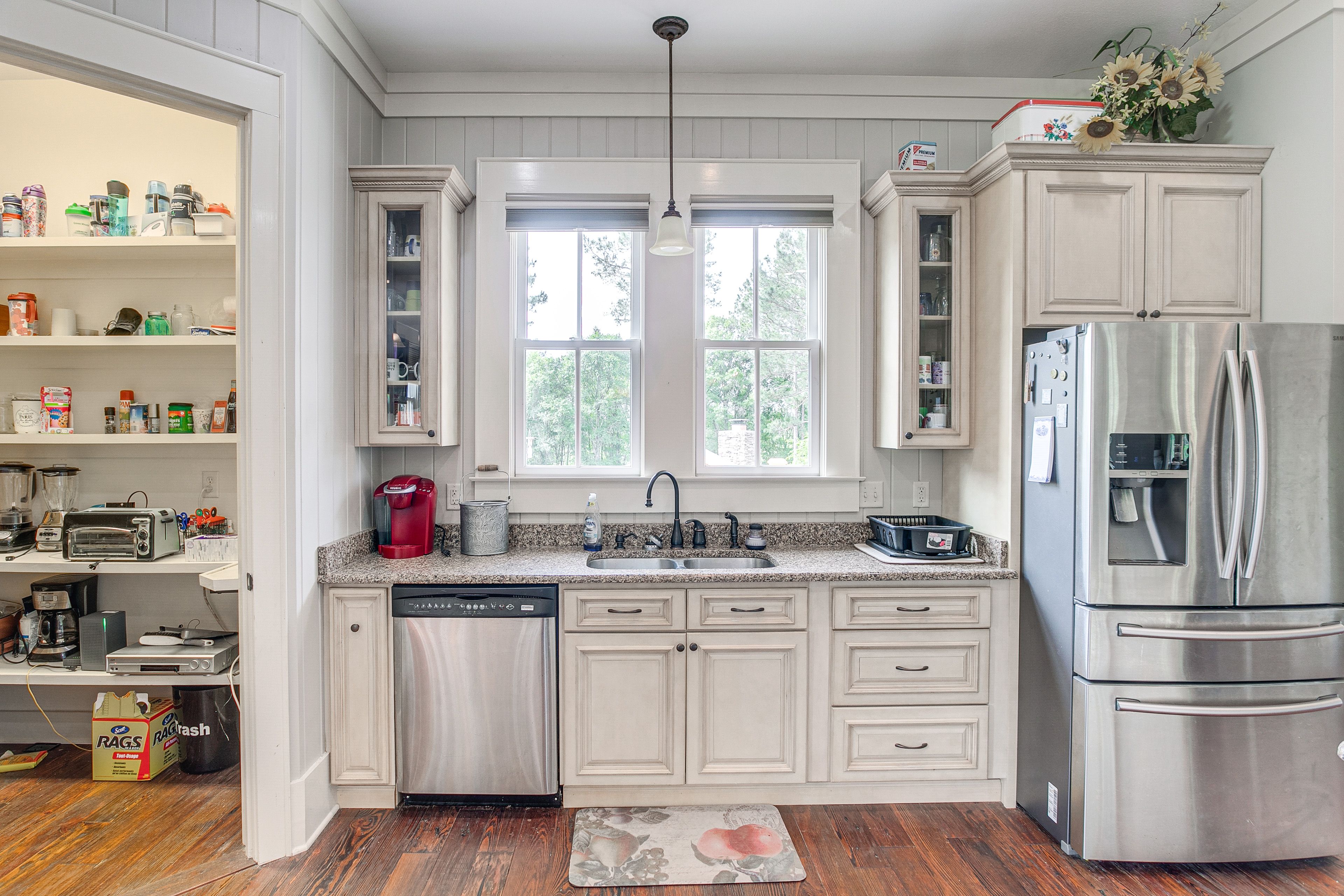 Kitchen | Main Level | Keurig & Drip Coffee Makers | Crockpot | Cooking Basics