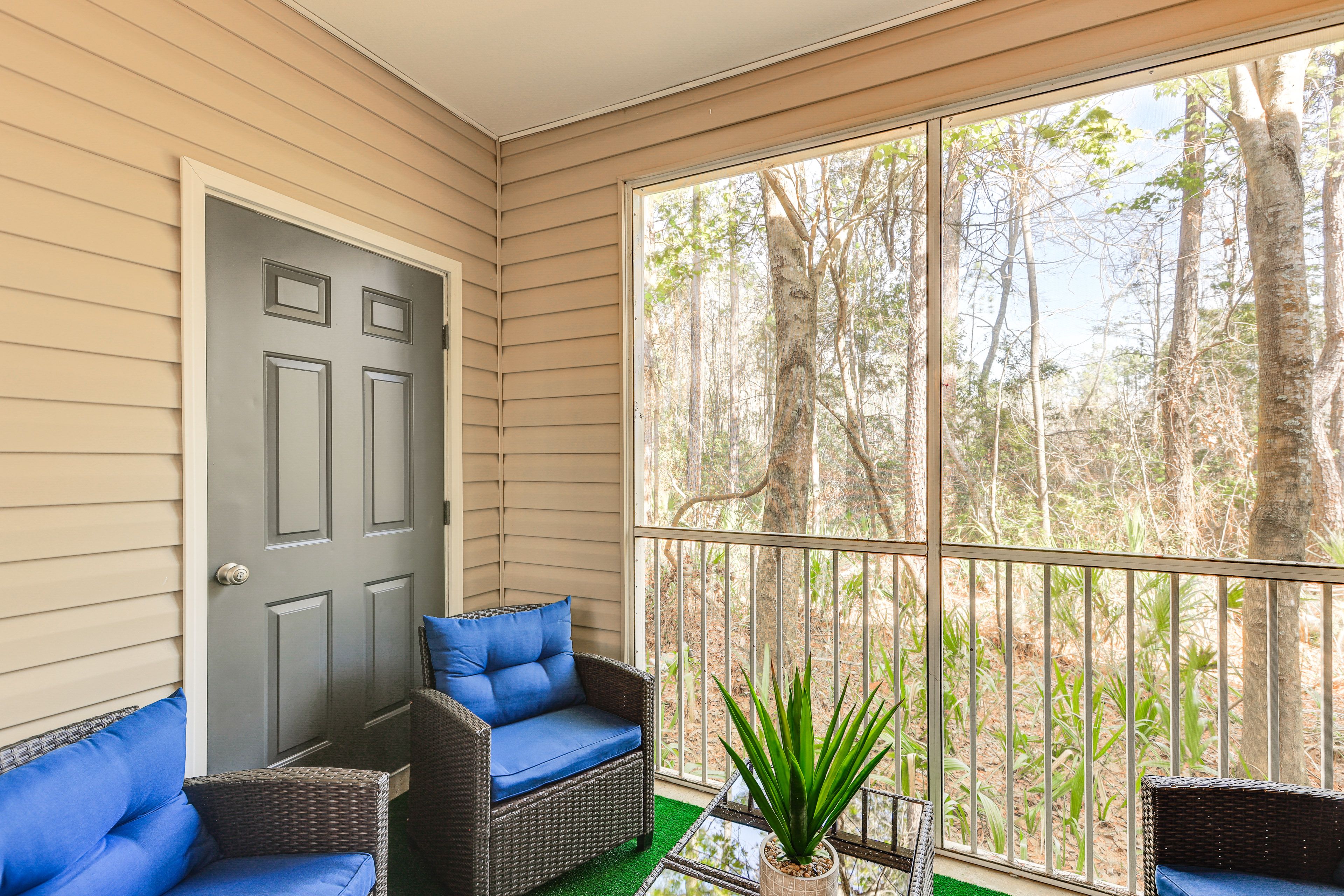 Lanai | Lounge Seating