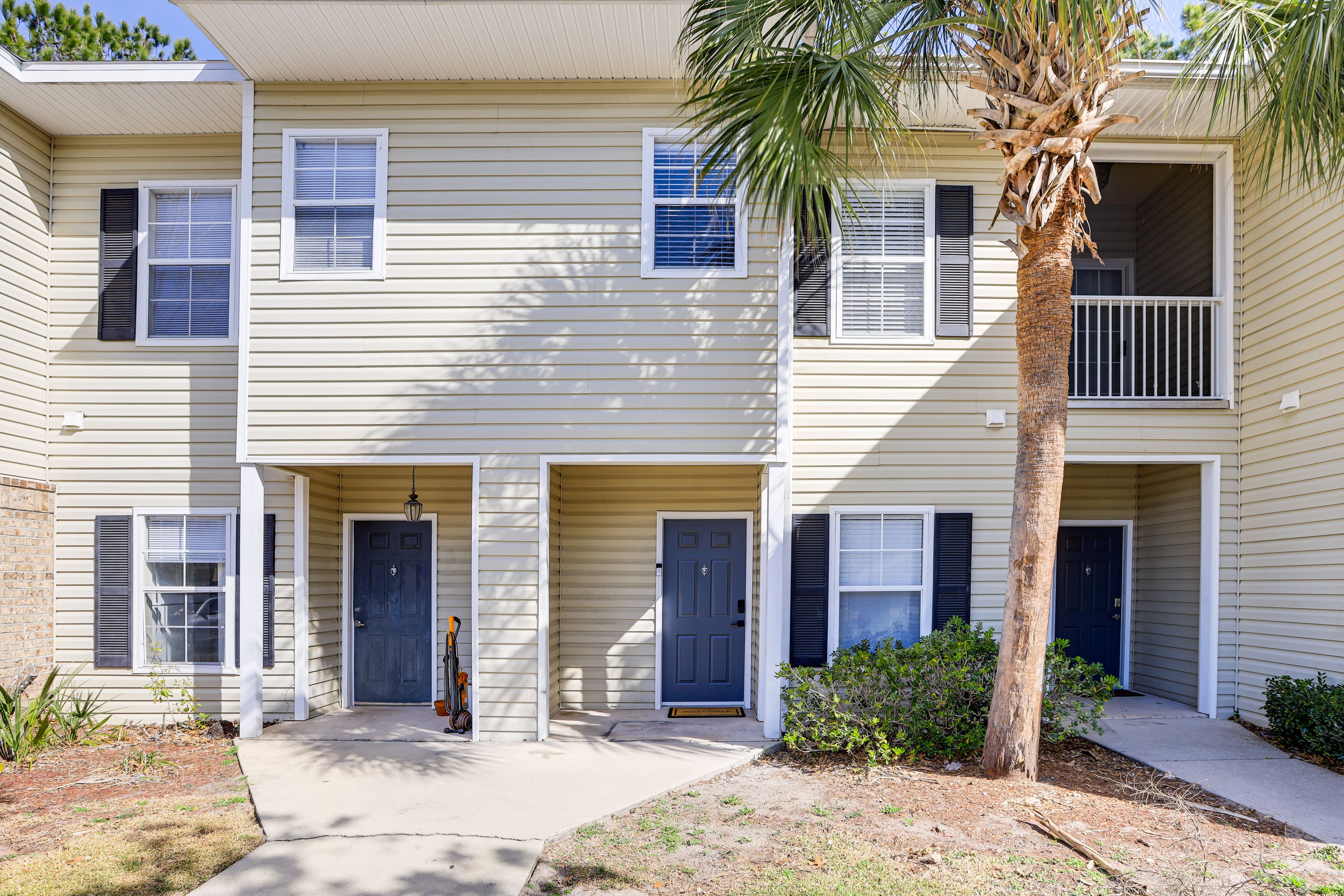 Townhouse Exterior | Lanai | Outdoor Community Pool | Community Tennis Court