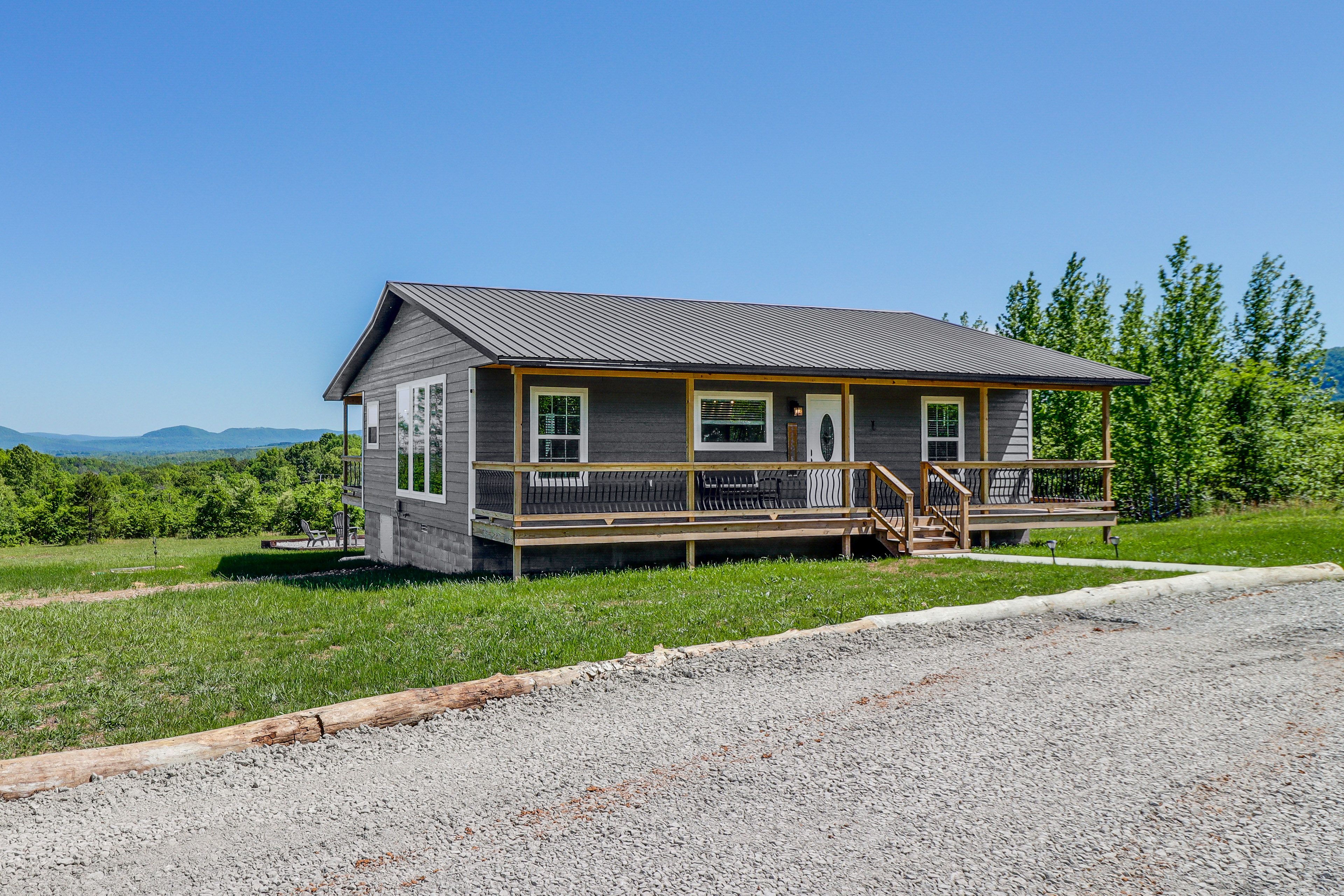 Parking | Driveway (4 Vehicles) | RV/Trailer Parking | Electric RV Hookup