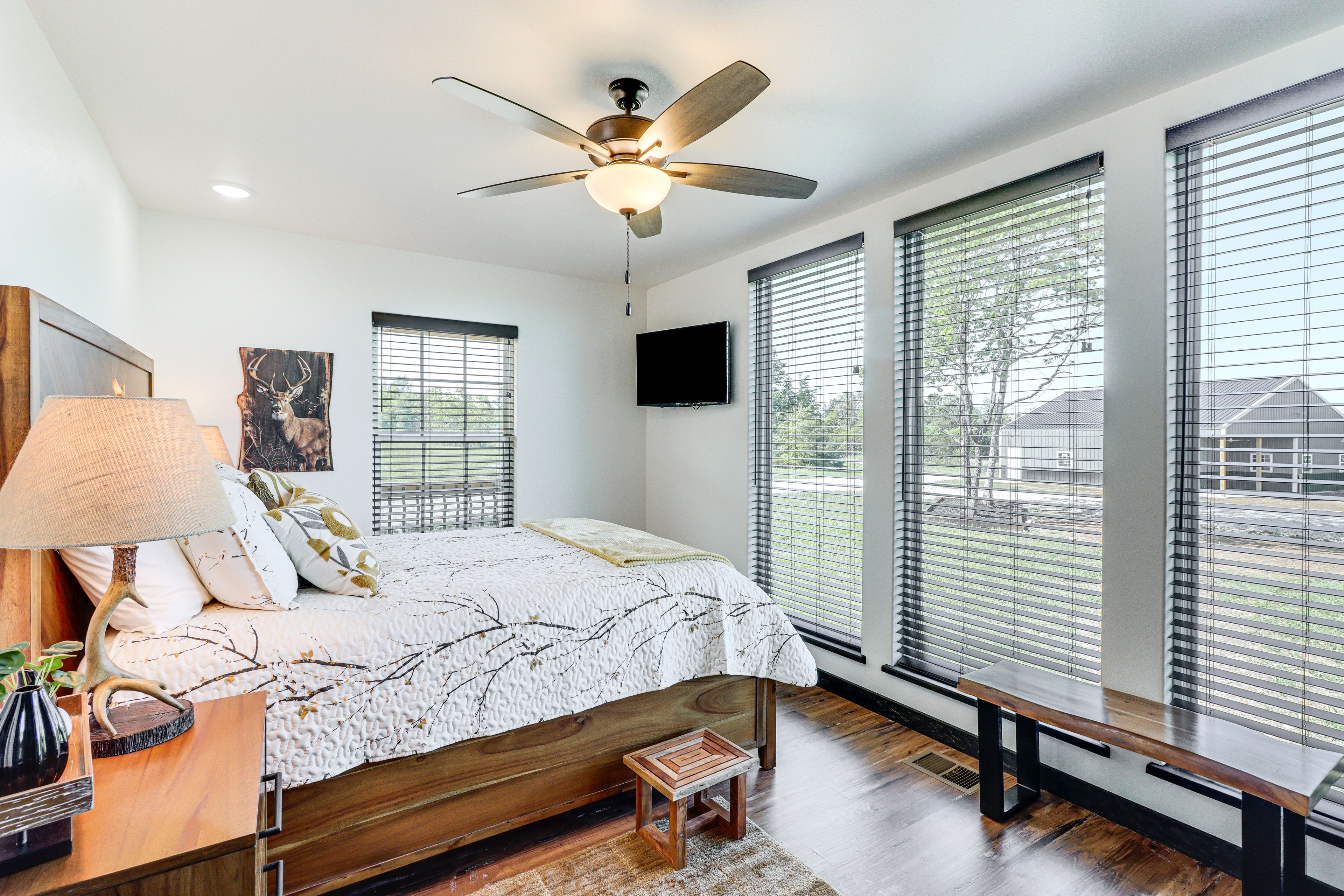 Bedroom 2 | Queen Bed | Smart TV | En-Suite Bathroom | Ceiling Fans