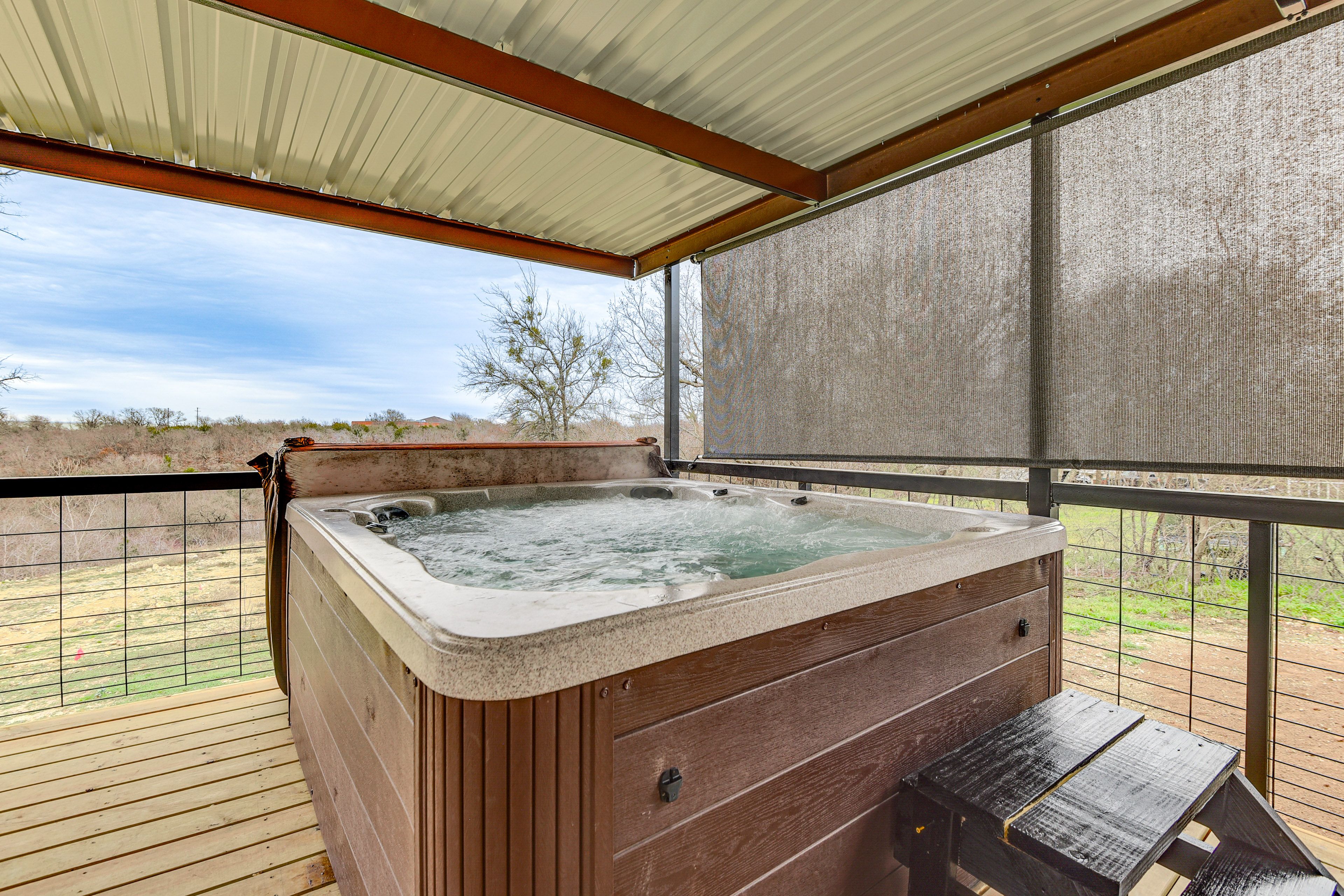 Hudson Oaks Vacation Rental | 3BR | 2BA | 1,475 Sq Ft | Step-Free Entry