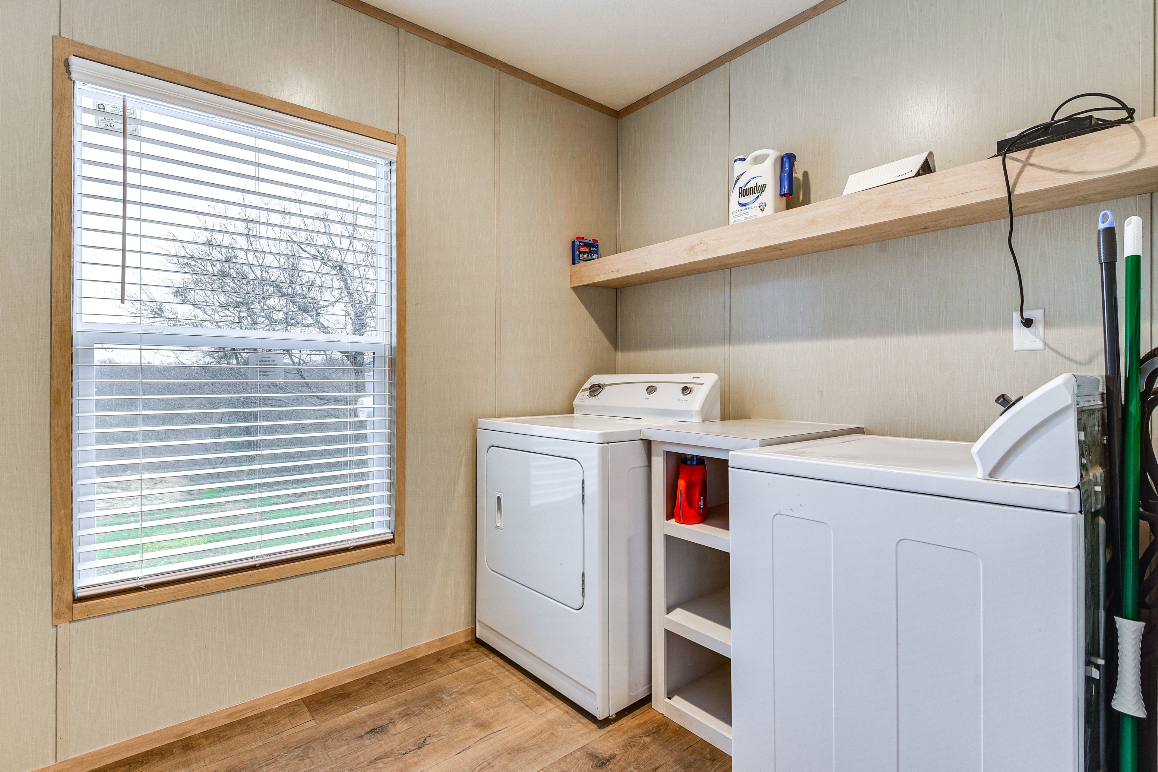 Laundry Area | Washer/Dryer | Hangers | Iron/Board | Trash Bags/Paper Towels