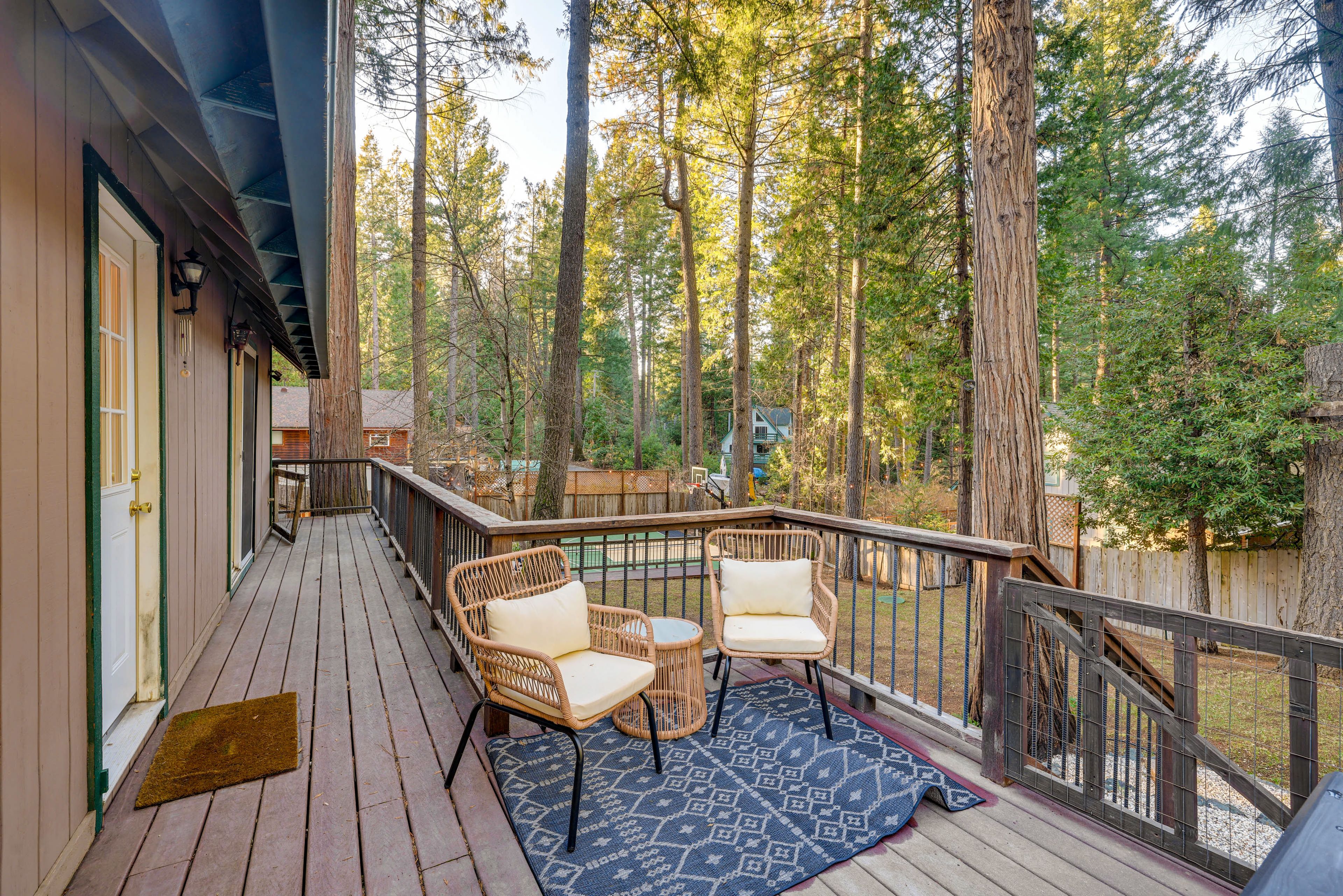 Deck | Seating