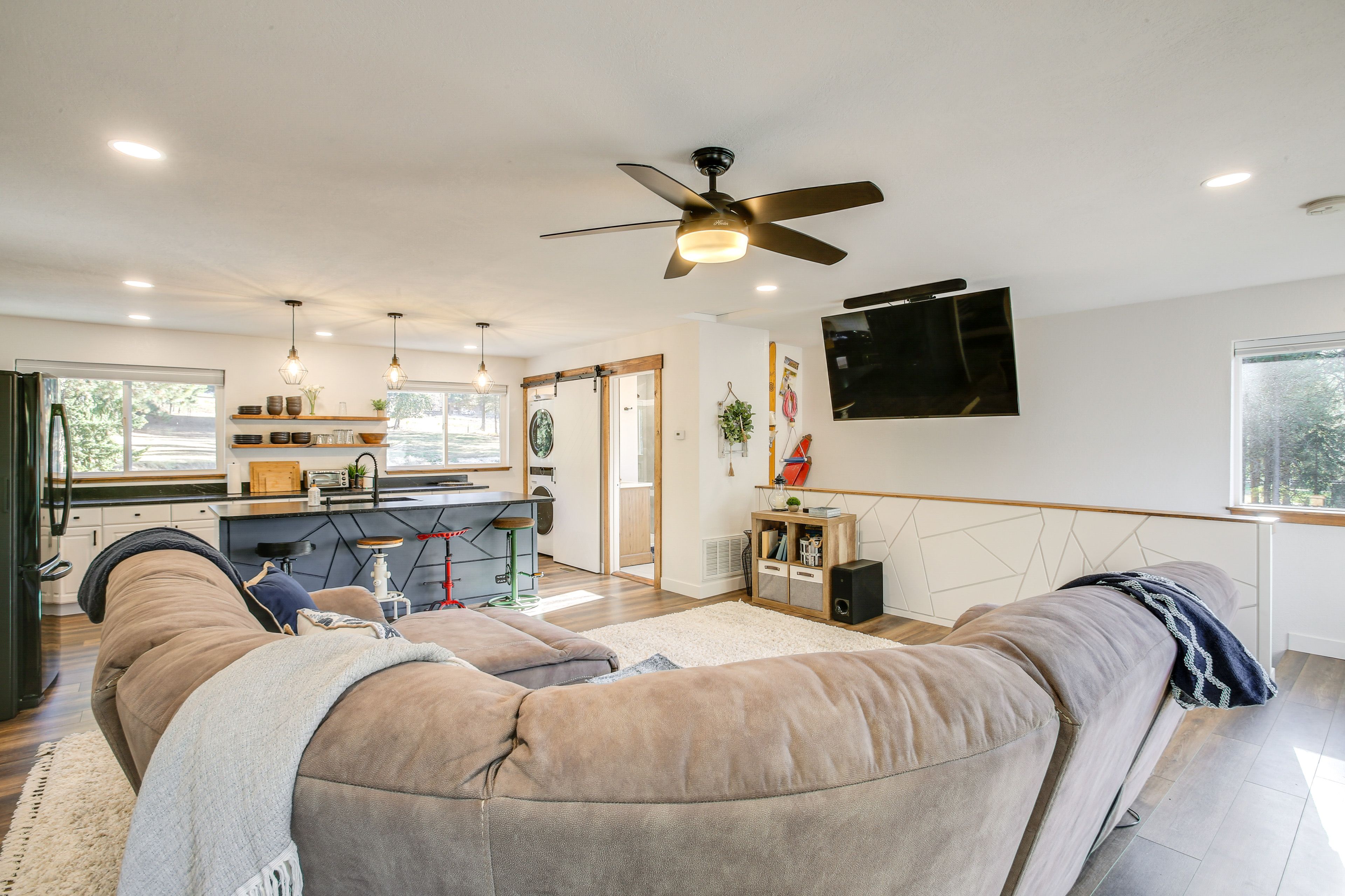 Living Room | Central A/C & Heating