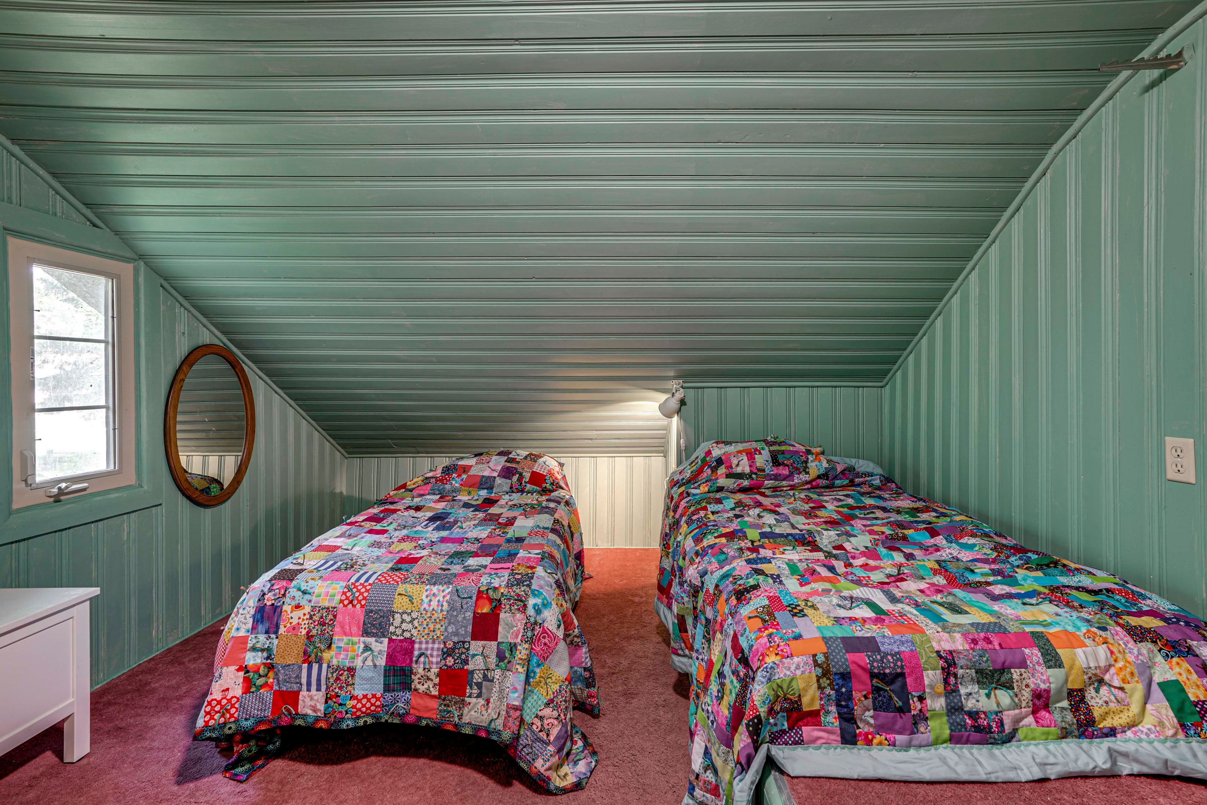 Bedroom 2 (Loft) | 4 Twin Beds | Top Floor