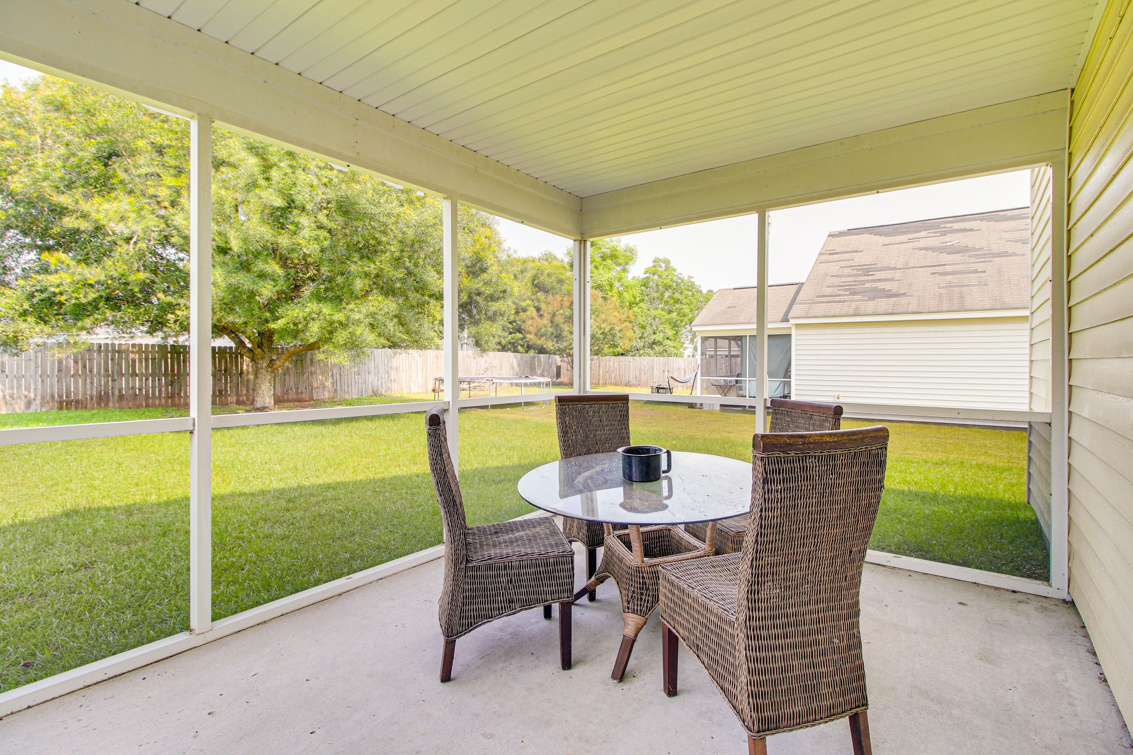 Screened Patio | Outdoor Dining Area | Charcoal Grill