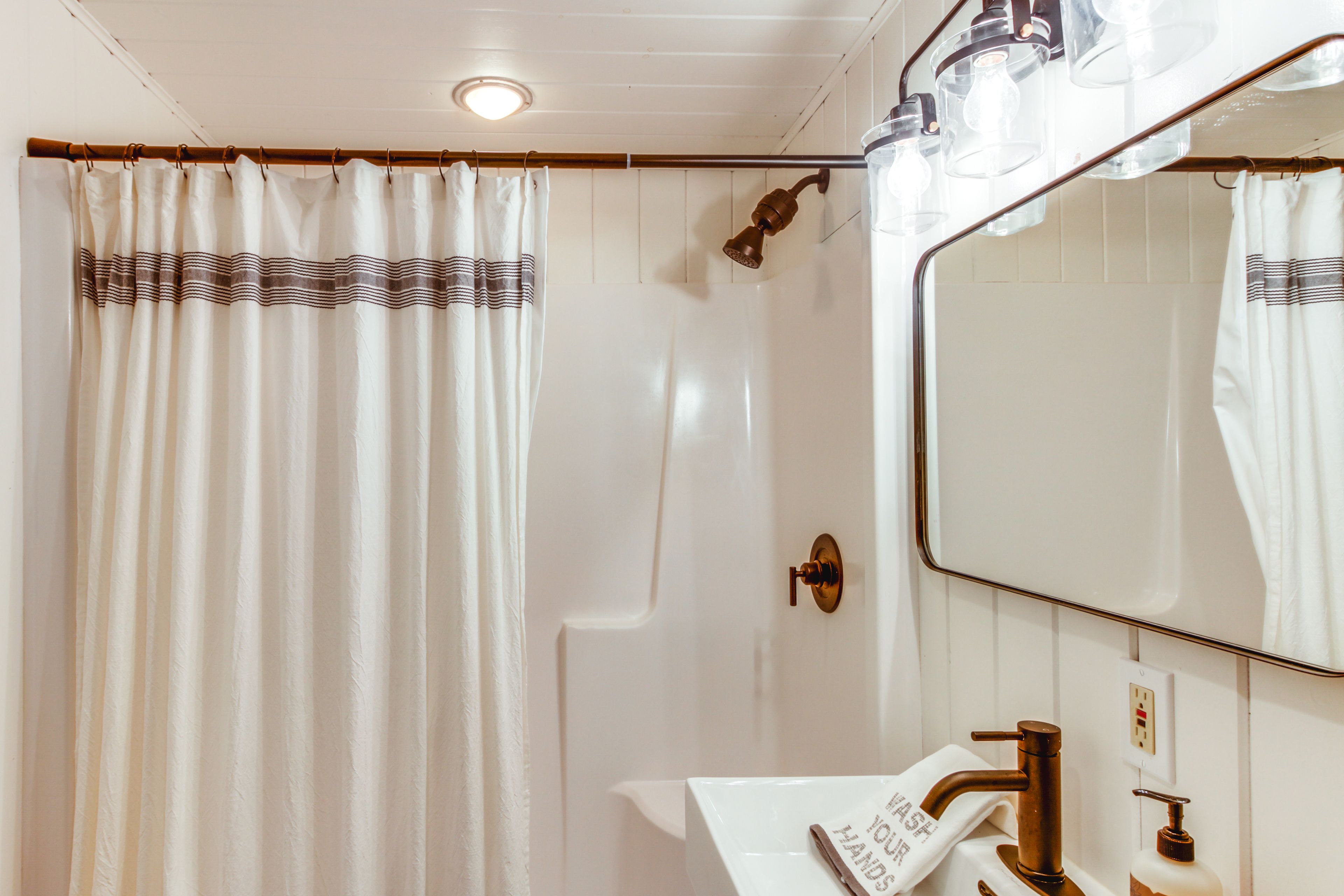 Full Bathroom | Lower Level