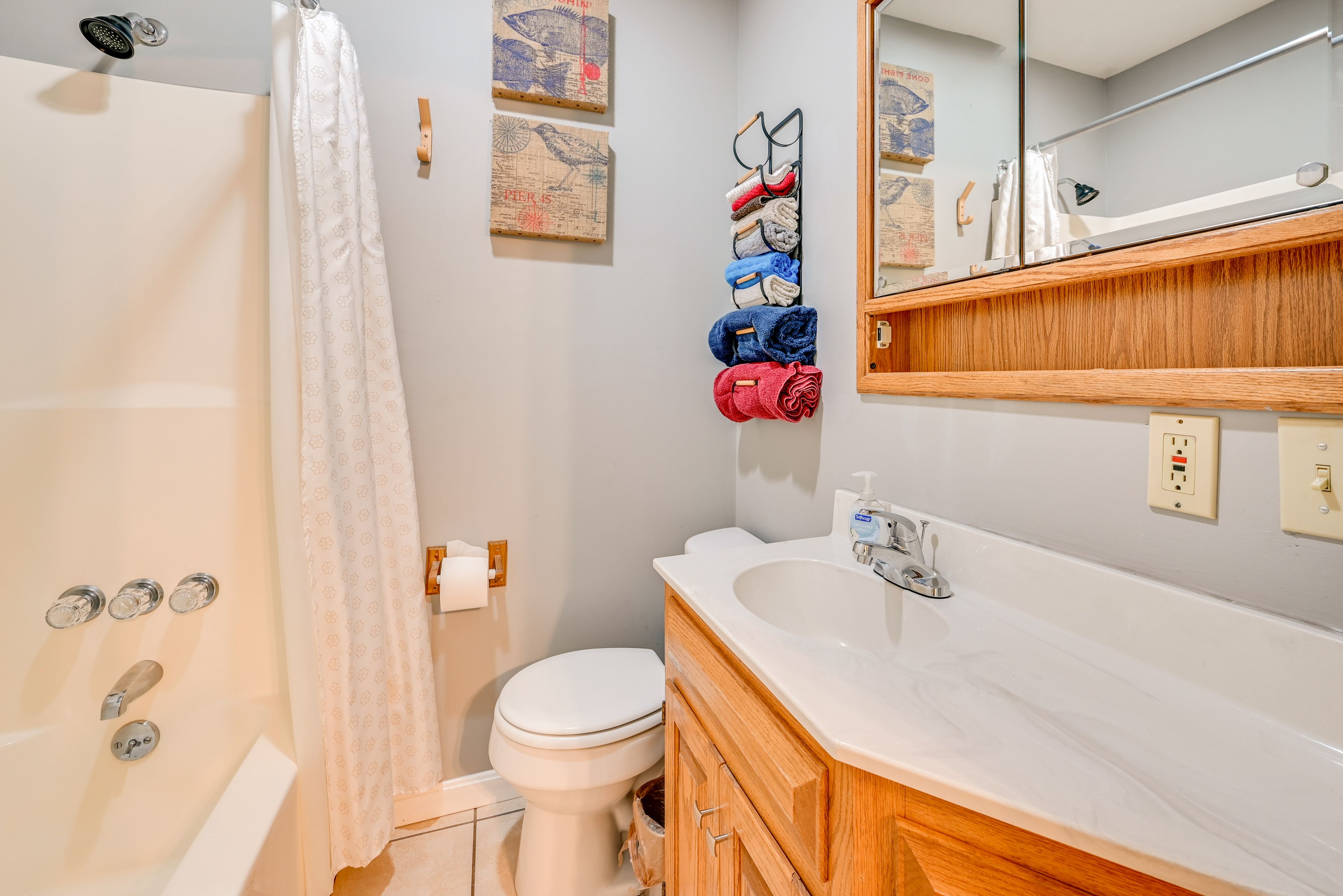 Full Bath | 1st Floor