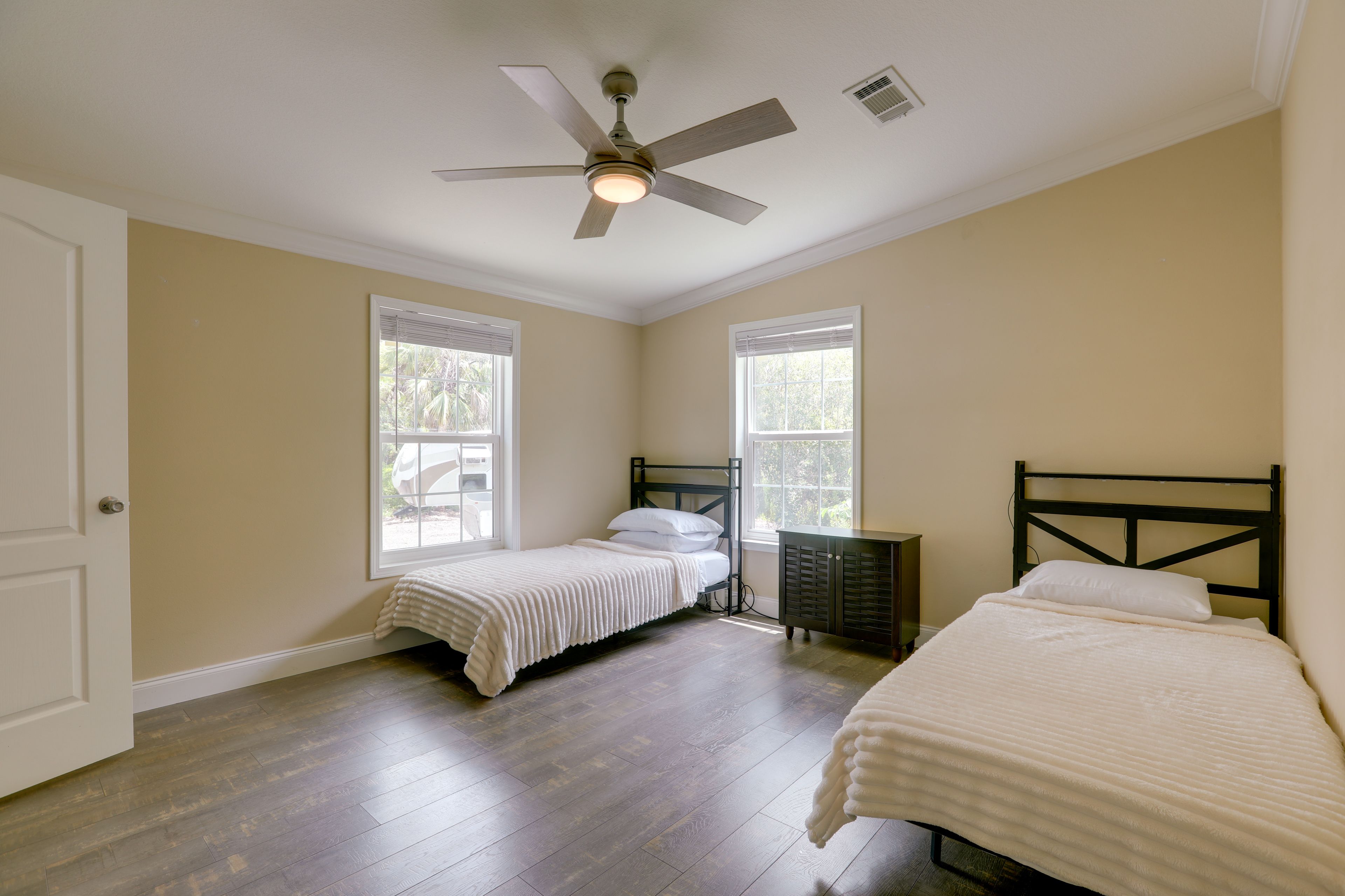 Bedroom 4 | 2 Twin Beds