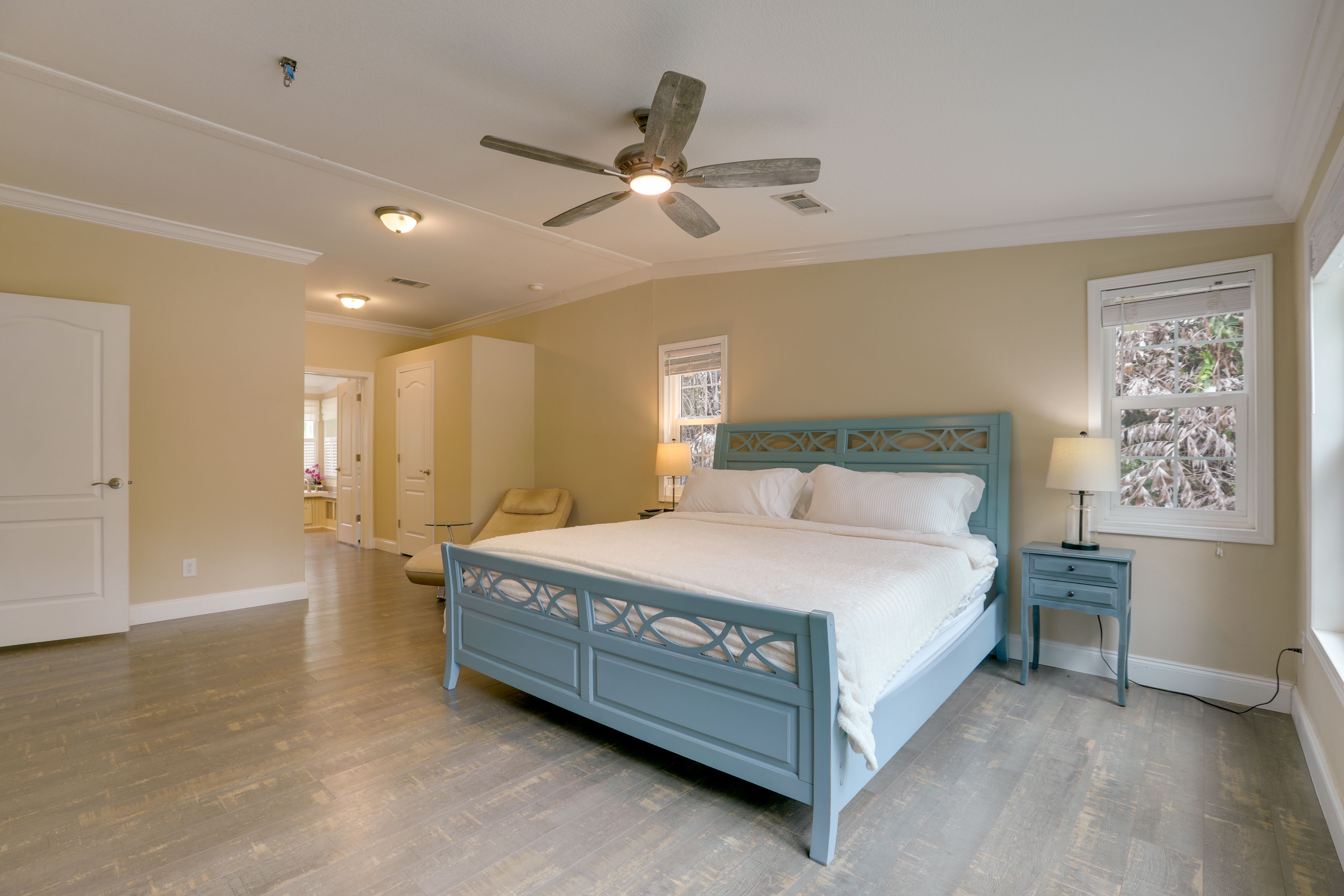 Bedroom 1 | King Bed