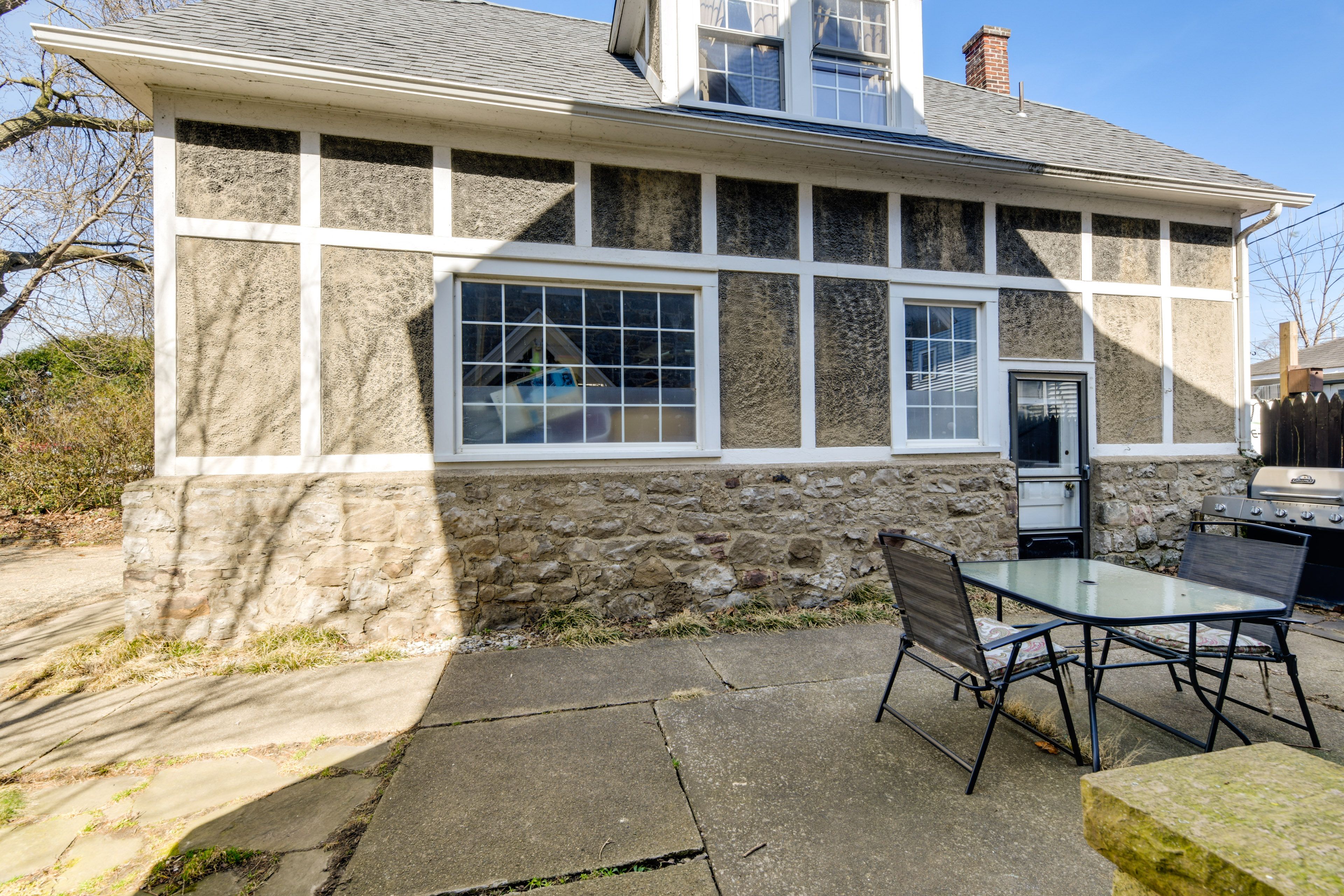 Patio | Outdoor Dining Area | Gas Grill