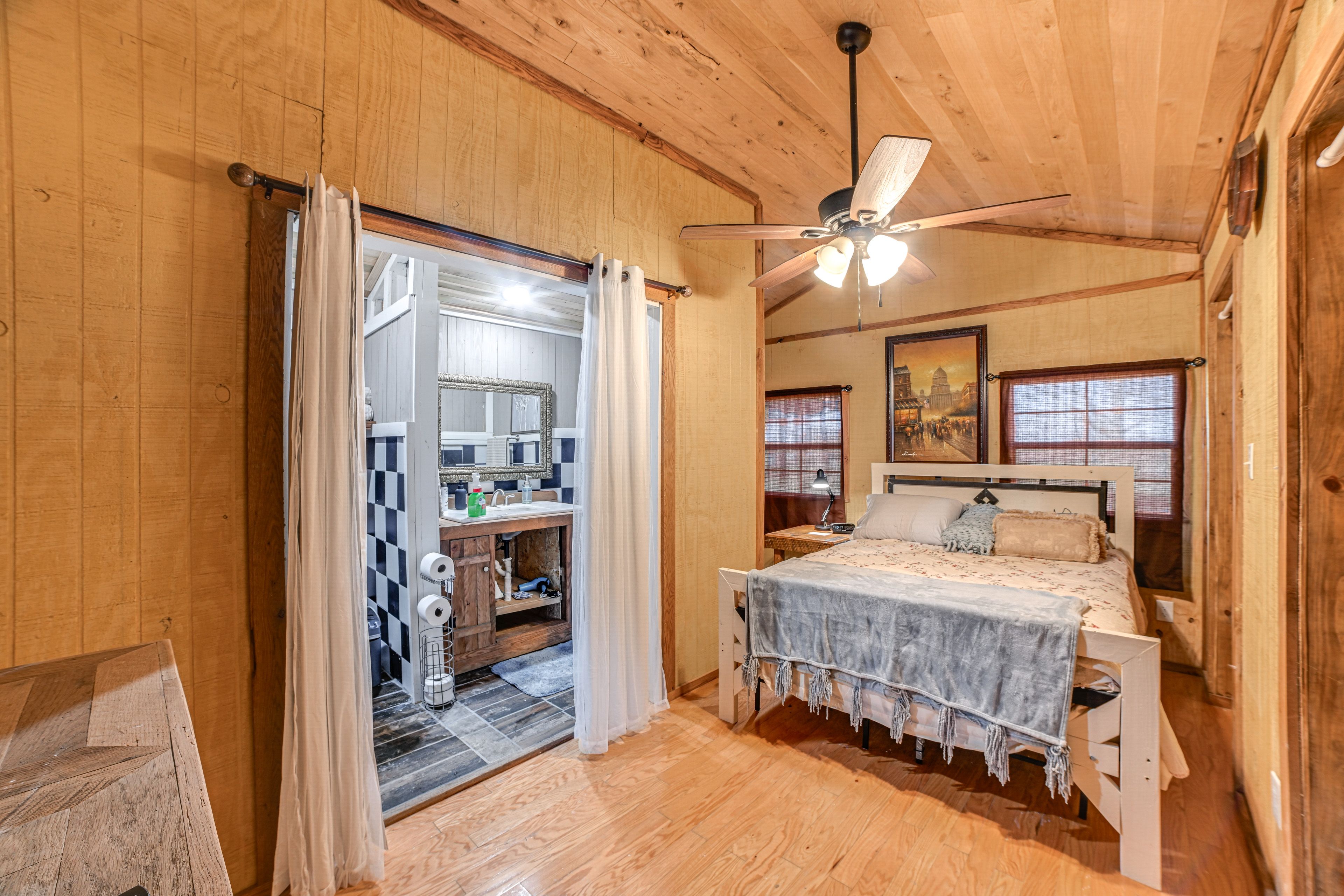 Bedroom 1 | Queen Bed | Linens Provided