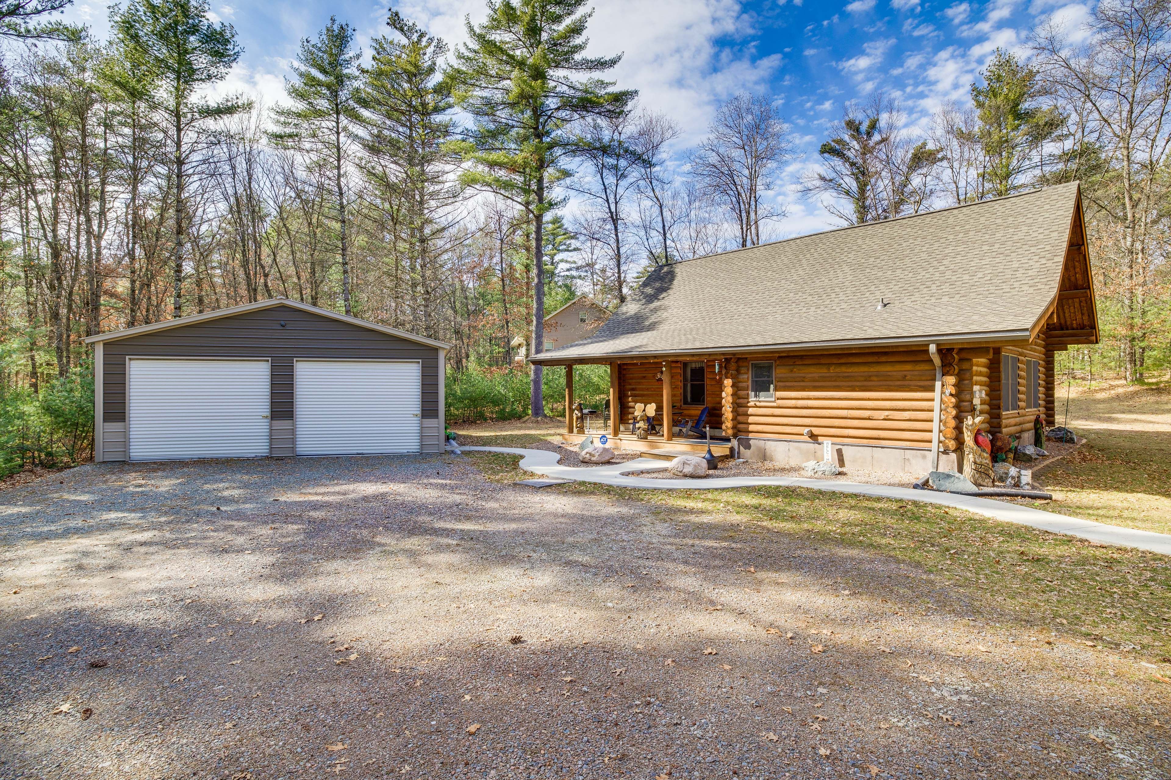 Parking | Driveway (4 Vehicles) | Trailer Parking Allowed On-Site
