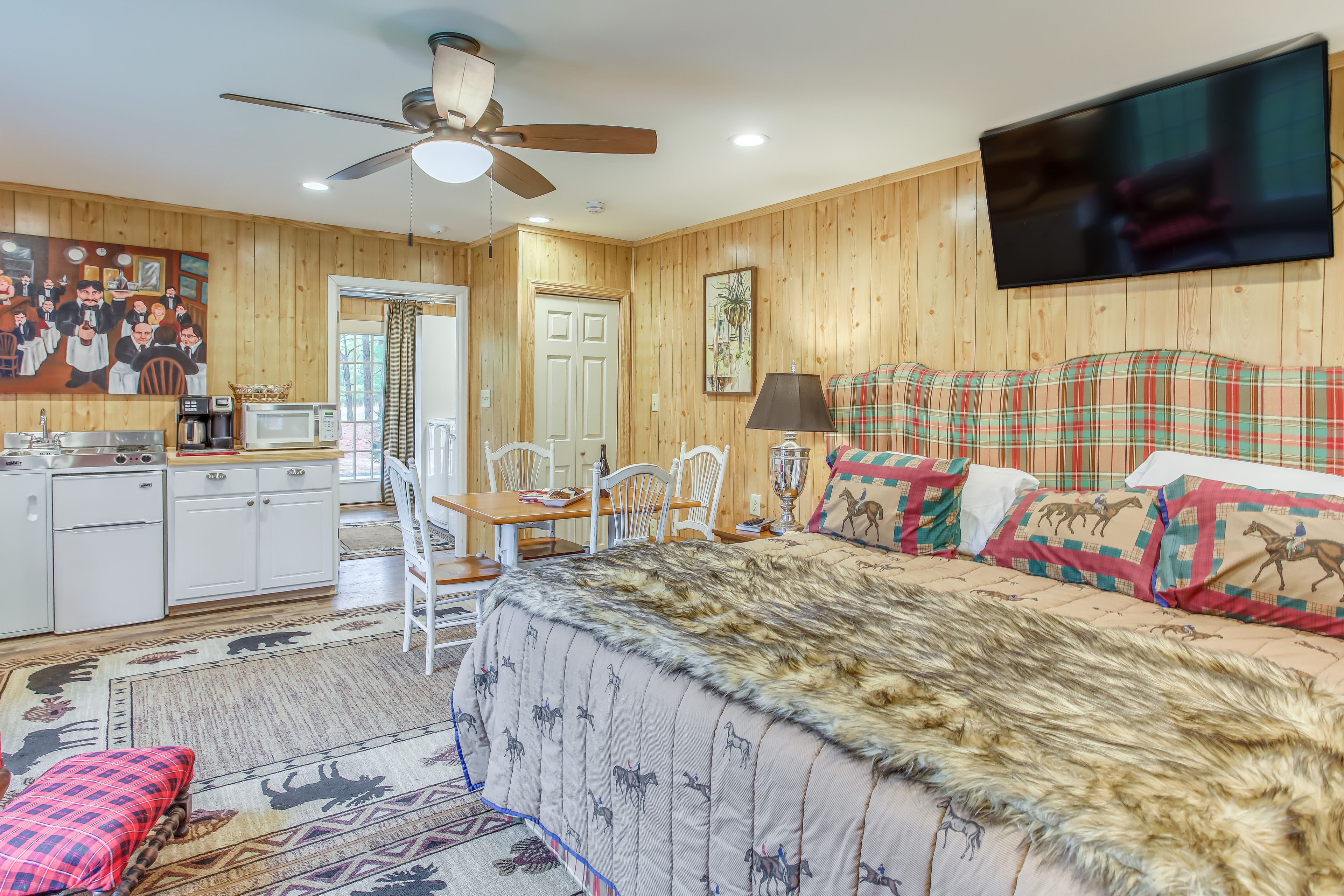 Studio | King Bed | Sleeper Sofa