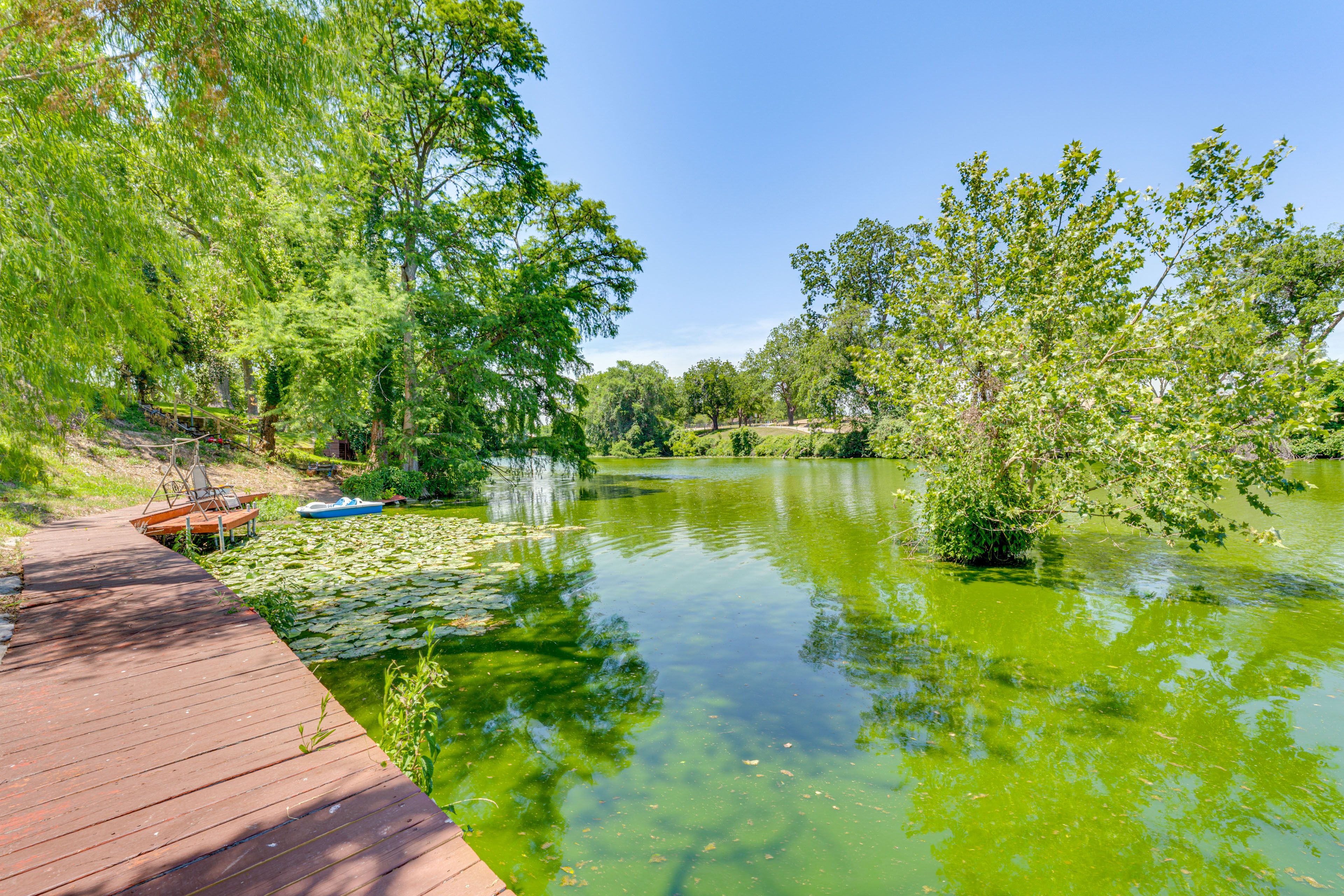 Riverfront Fishing Dock | Private Seasonal Pool | Outdoor Kitchen | Kayaks & SUP