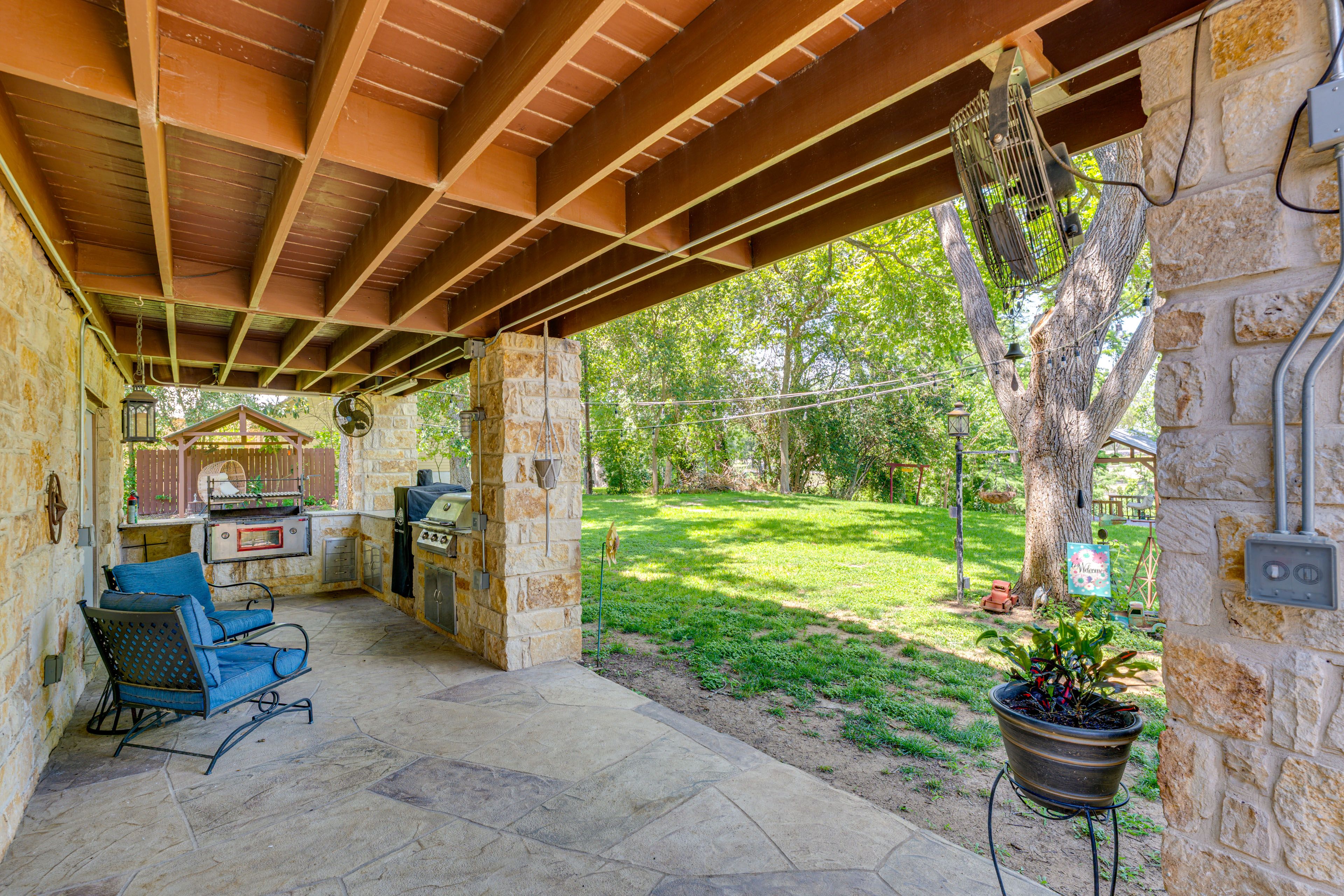 Outdoor Kitchen