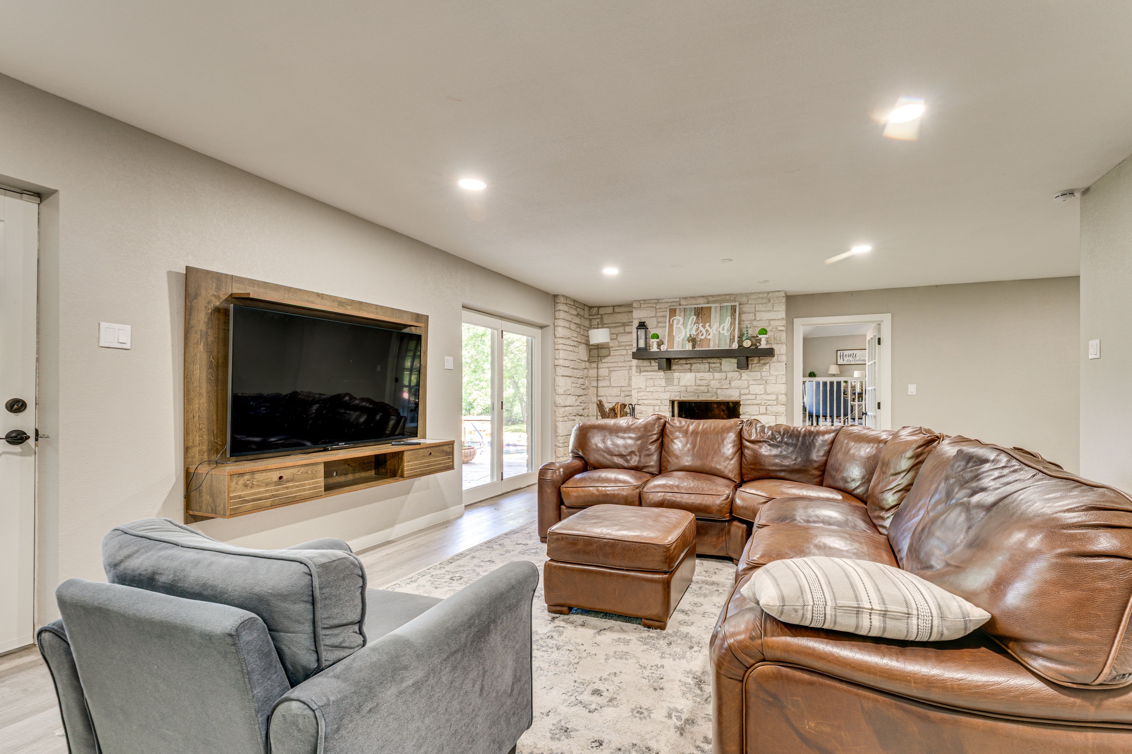 Living Room | Living Room | Free WiFi | Fireplace (Decorative Only) | 1st Floor