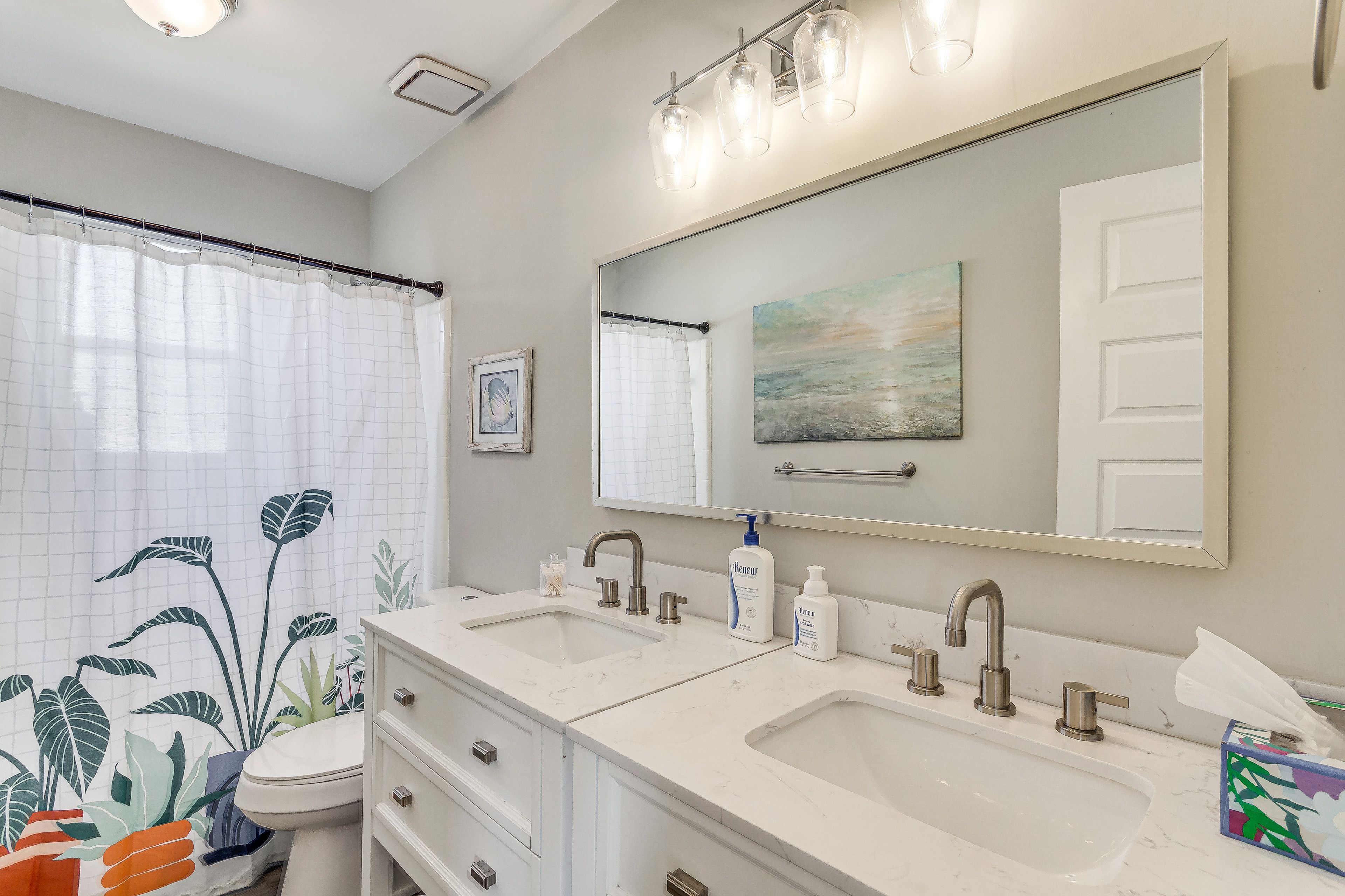 Full Bathroom | Hair Dryer