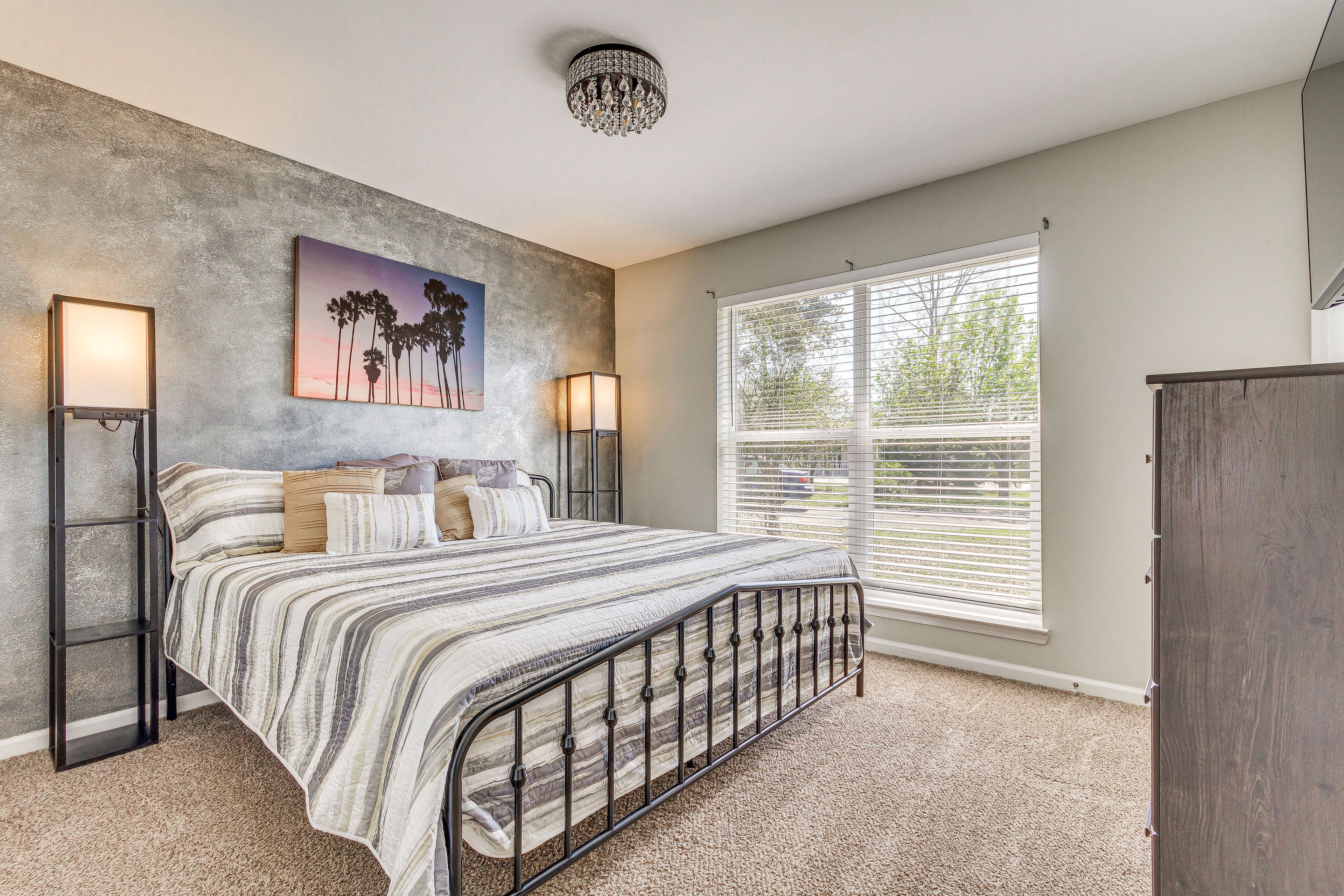 Bedroom 2 | King Bed | Smart TV