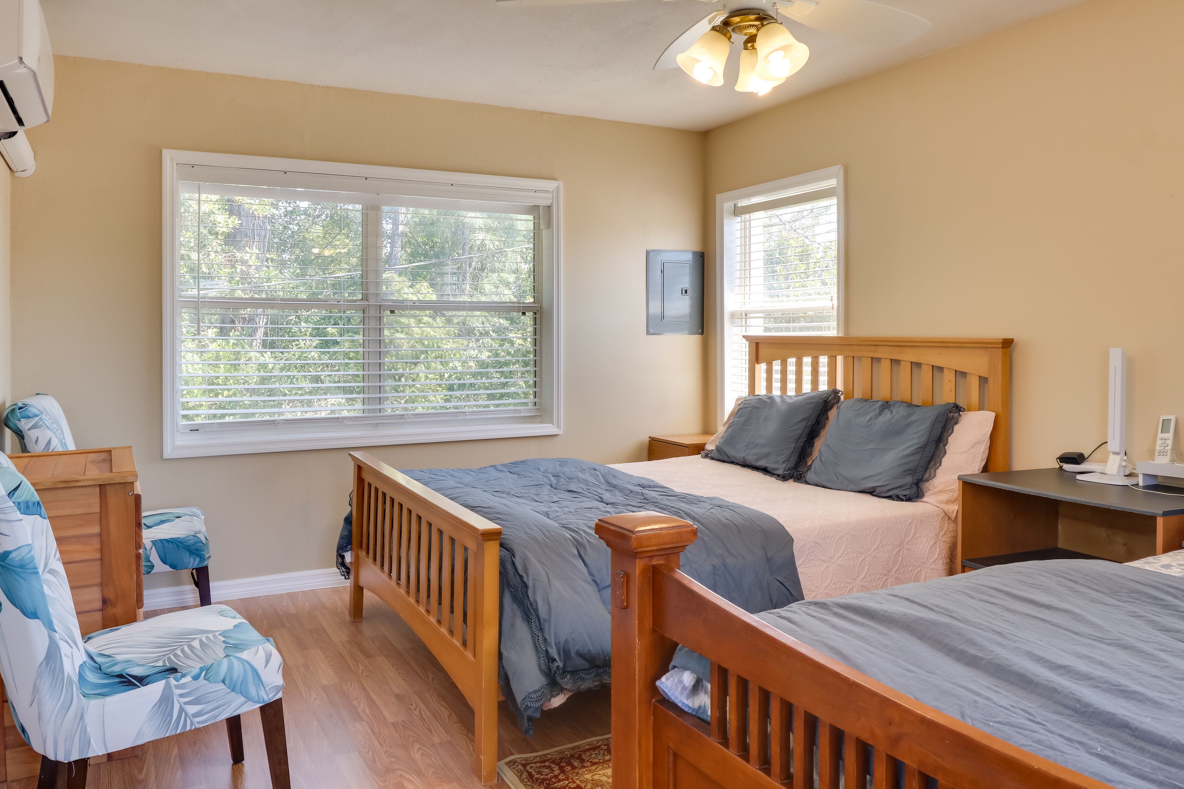 Bedroom | 2 Queen Beds | Linens Provided
