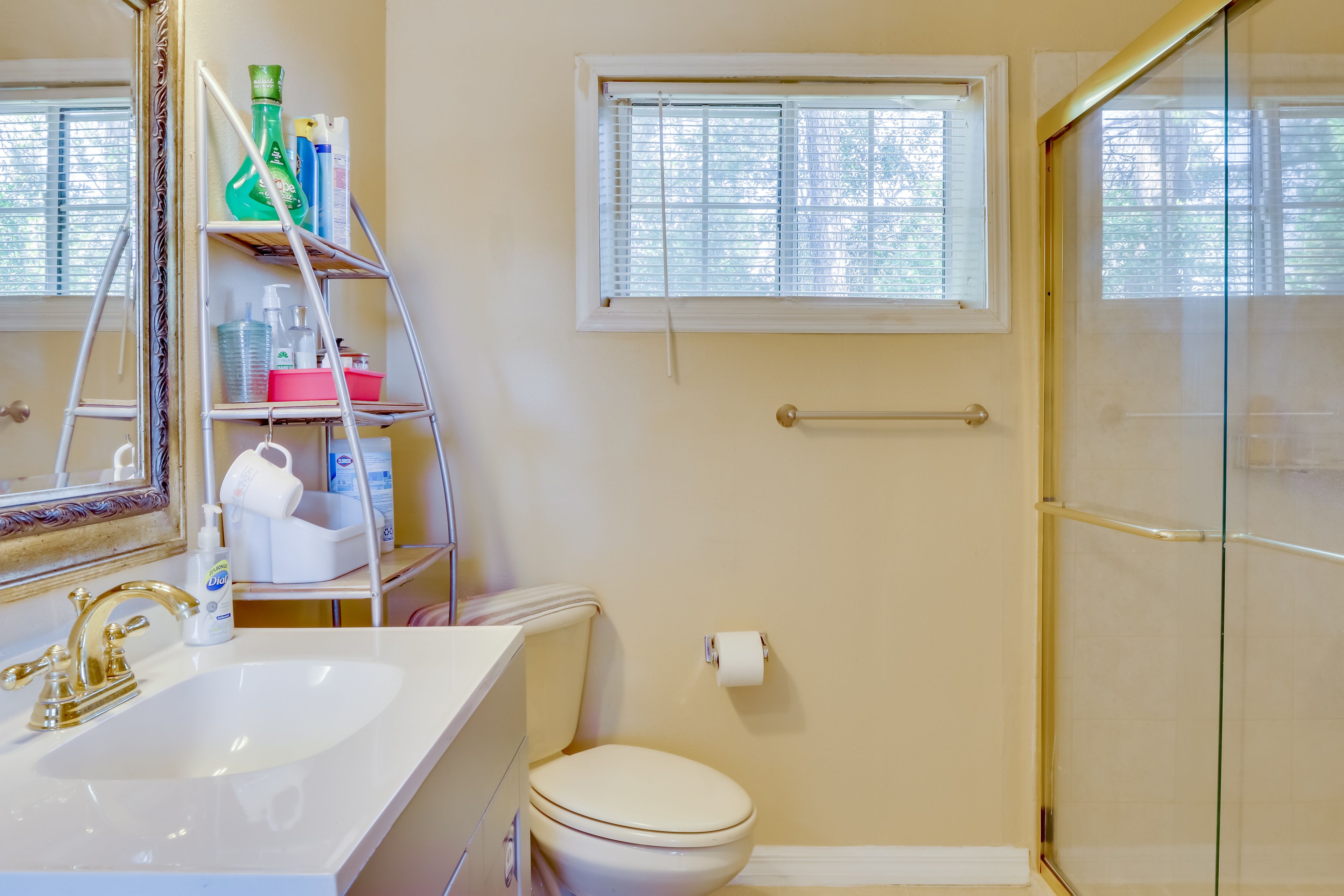 Full Bathroom | Complimentary Toiletries | Towels Provided | Hair Dryer